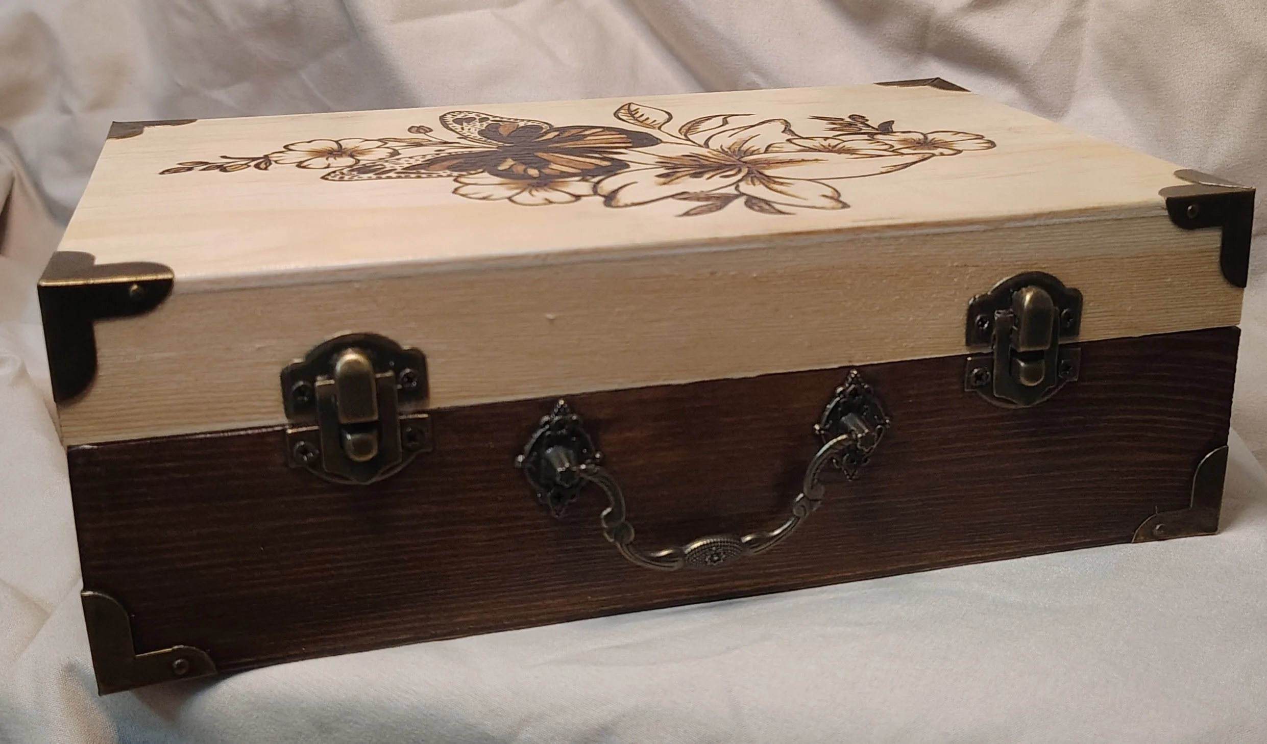 keepsake_wood-burned_box4.jpg