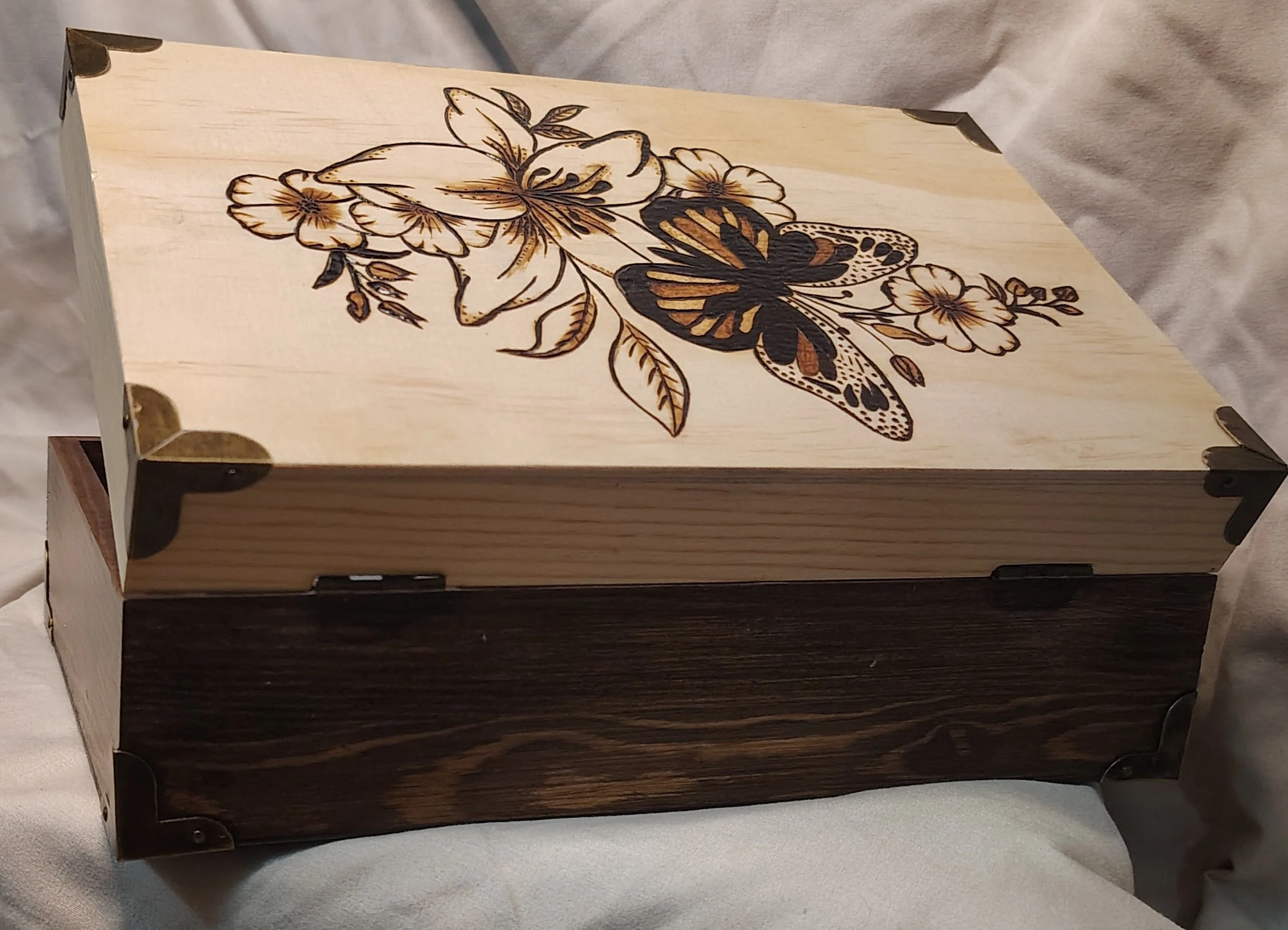keepsake_wood-burned_box3.jpg