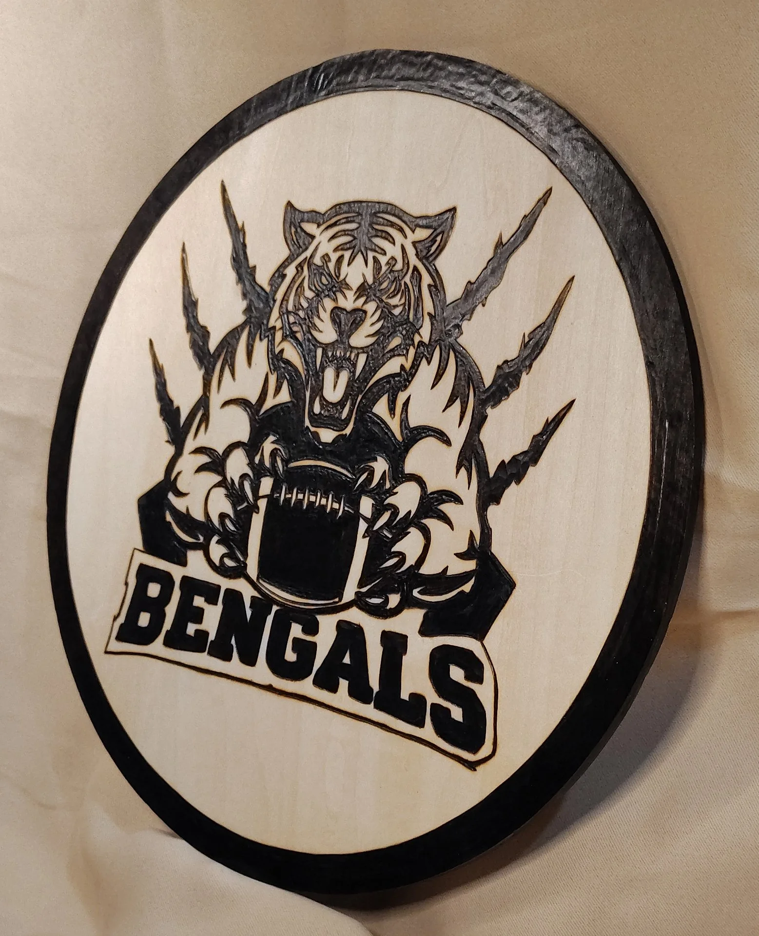 Bengals_Tiger_slashes_side2.jpg