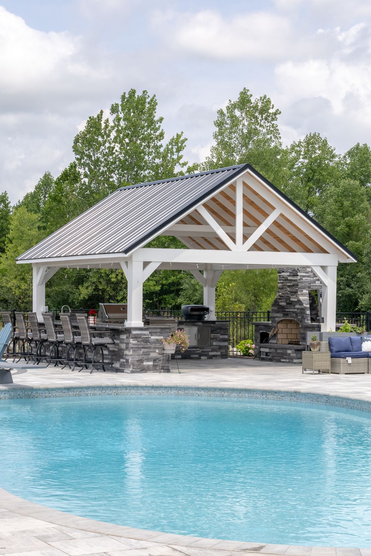 18x18 White Wellington with White and Clear sheathing_result.jpg