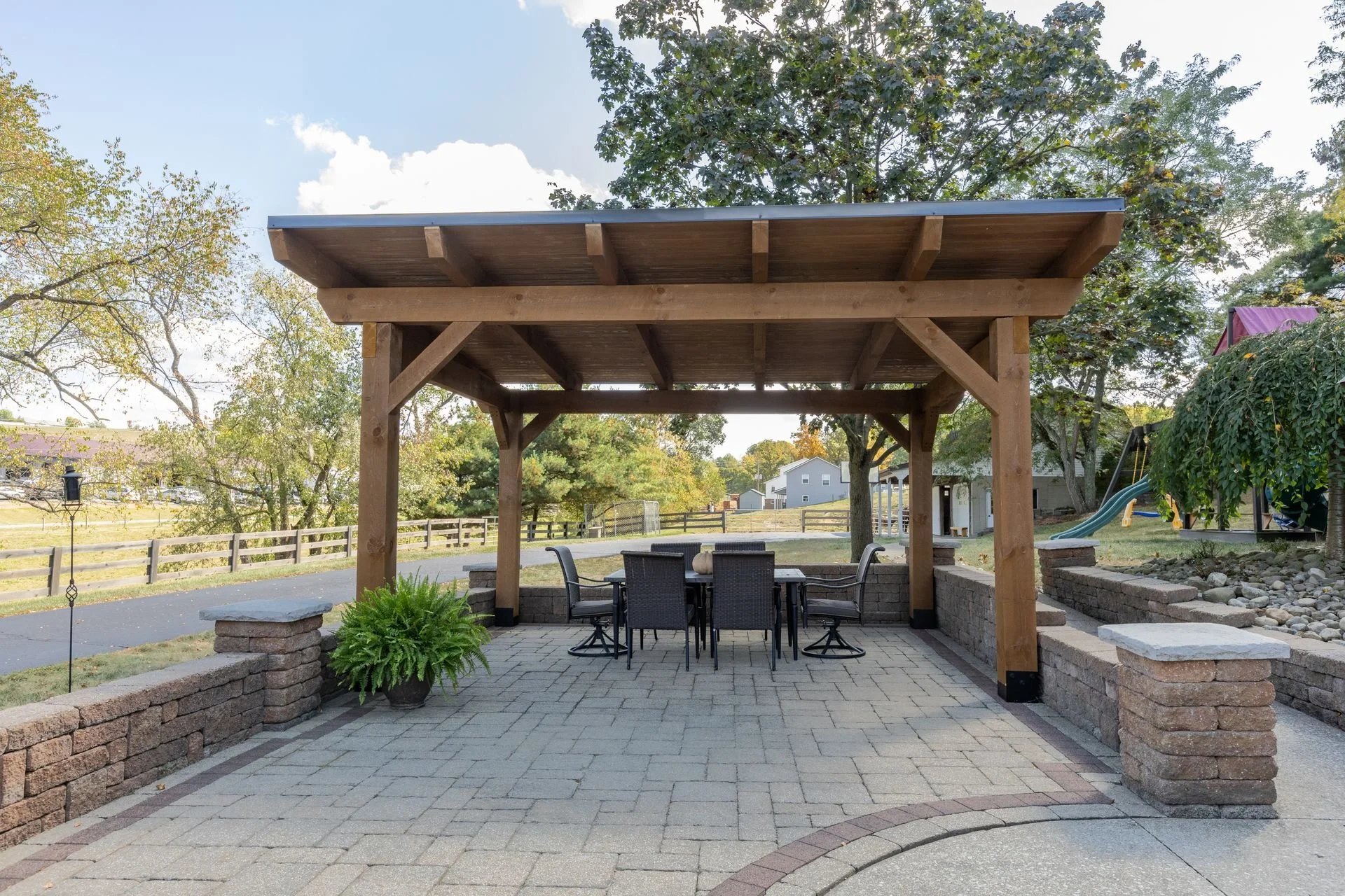 Norwood in White Pine with Cedartone Stain (2)_result.jpg