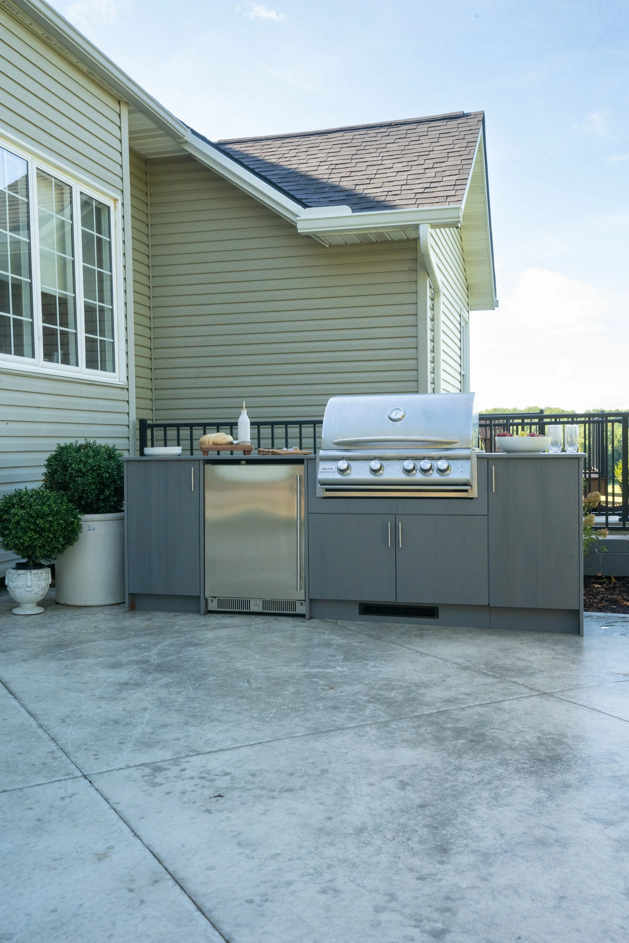 Agora-Cabinet-Grill-on-Patio-Outside-Zoom Out.jpg (Copy)