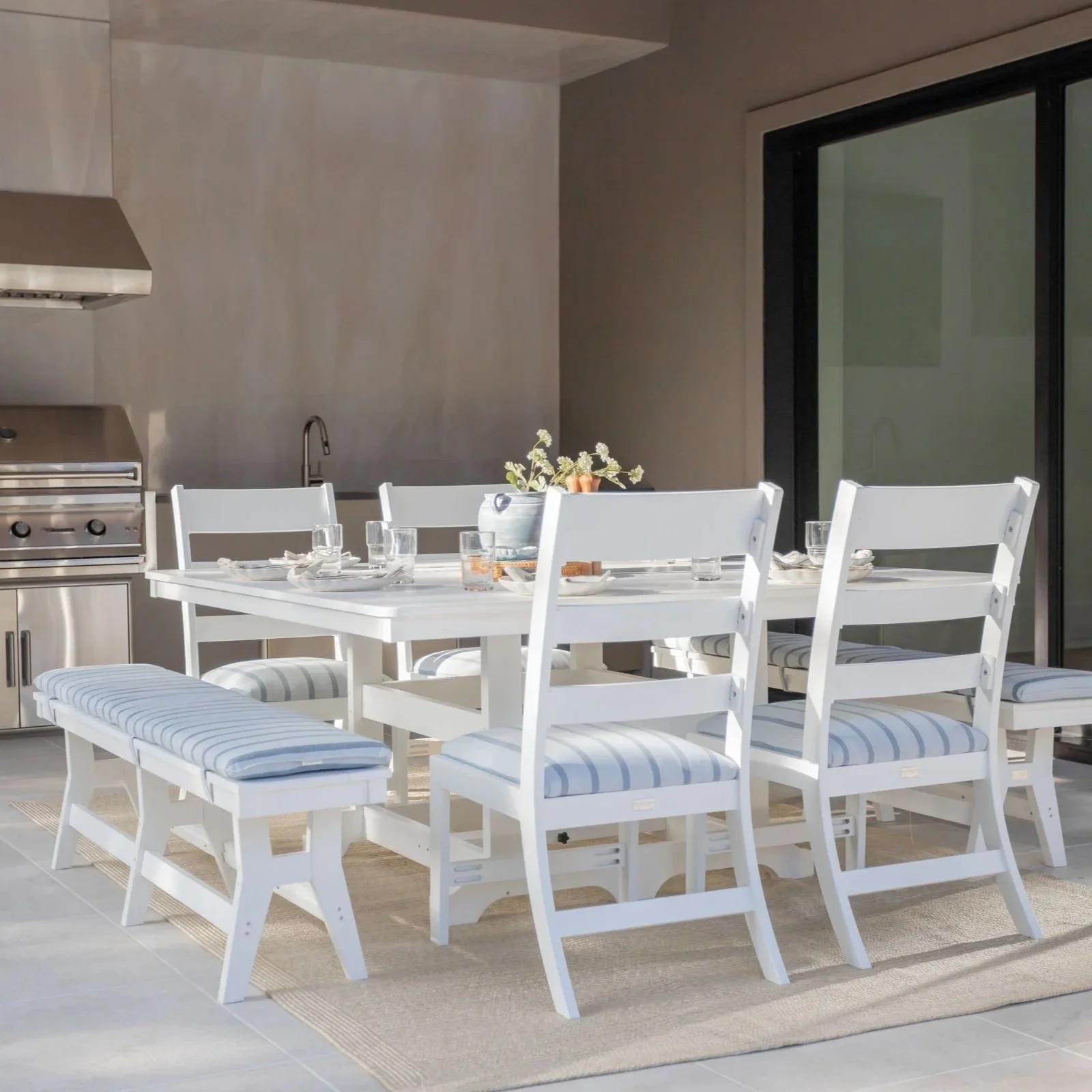Harbor Square Dining Set