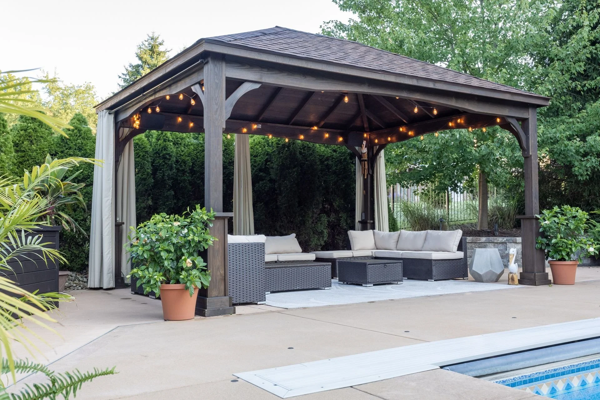 Hampton in Mocha with arched braces (2)_result.jpg