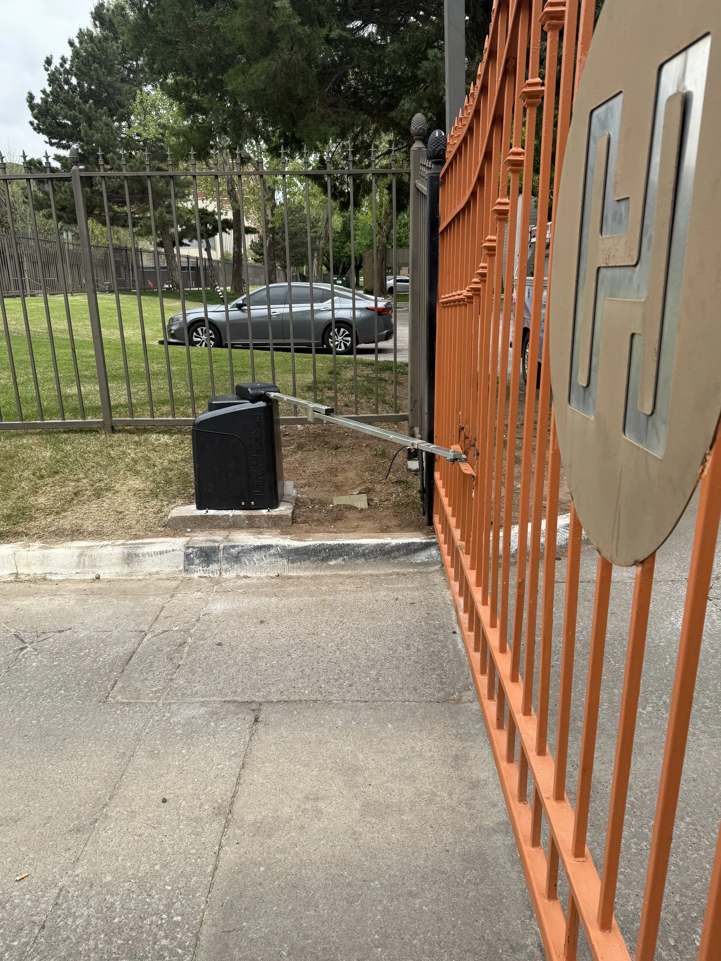 Rescomm fence