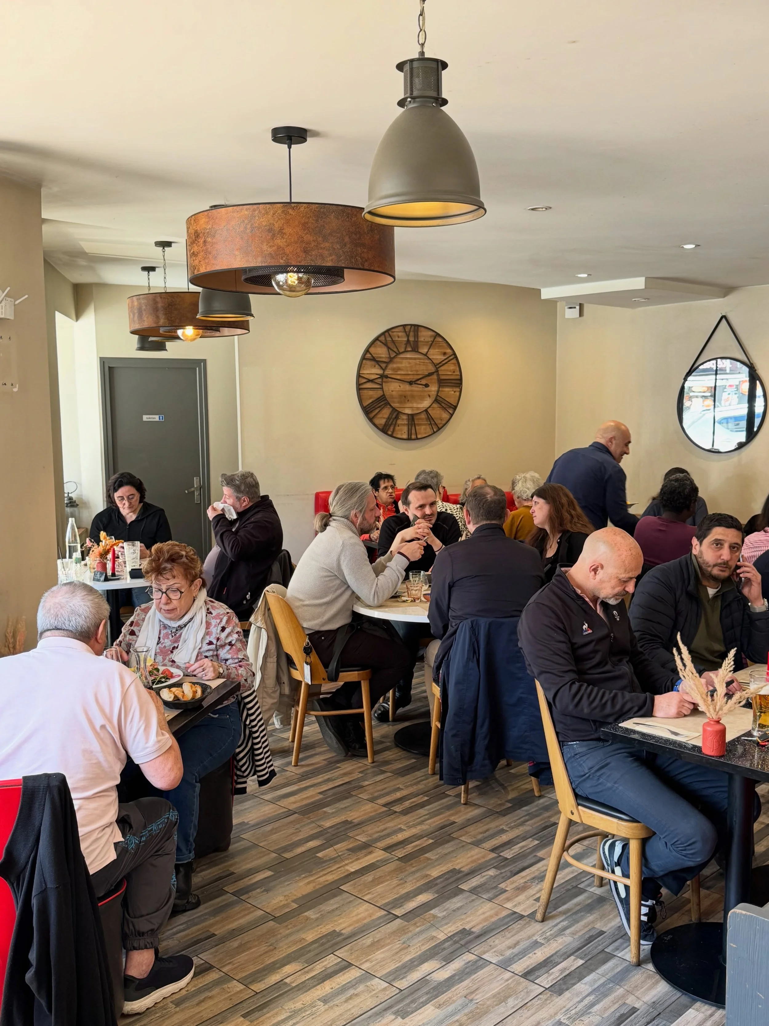 Bonne nouvelle : les r&eacute;servations sont d&eacute;sormais disponibles en ligne !

Plus simple, plus rapide&hellip;
r&eacute;serve ta table directement via notre lien en bio.

On s&rsquo;occupe du reste.

📍 Birem &mdash; Les Lilas
