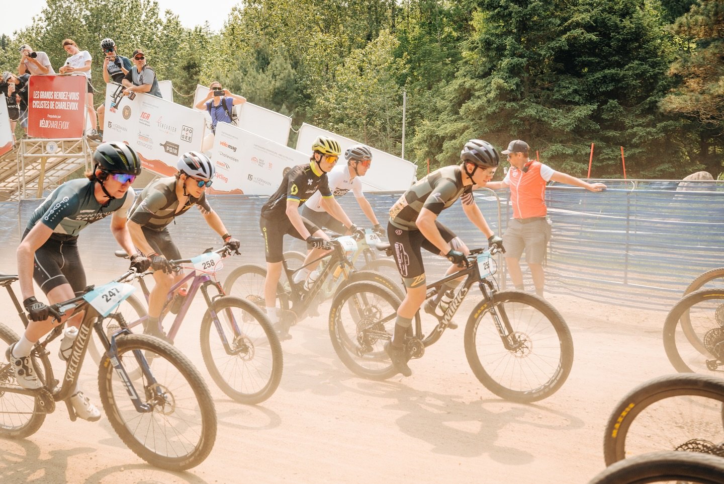 Finally got it! 

After trying all spring, last minute headed to Canada 🇨🇦 and was able to get my first UCI points finishing 20th getting 6 points in the Baie Saint-Paul Canada Cup UCI Junior Series race! 

Also won my first crit last weekend in th