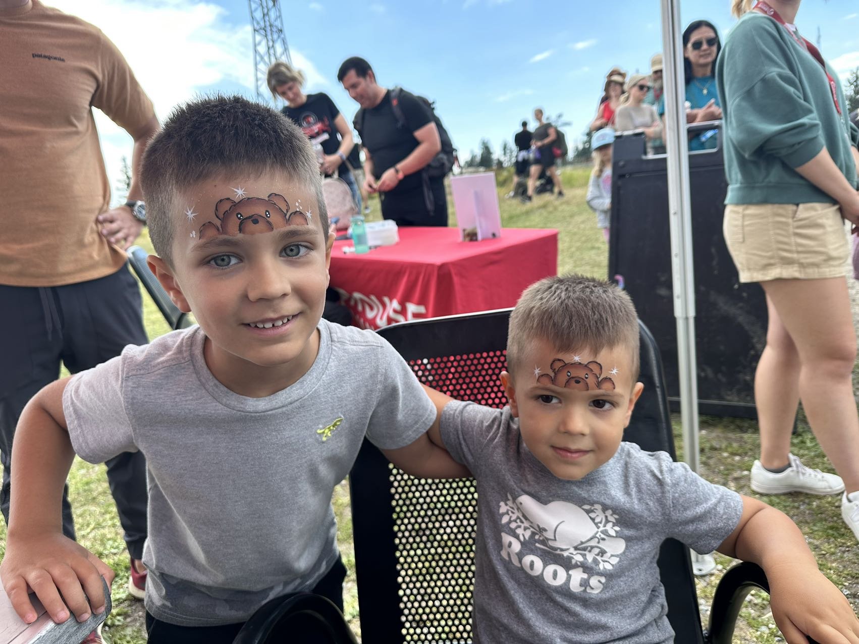 Magic &amp; Juggling, Face Painting and Balloon Twisting in Ladner