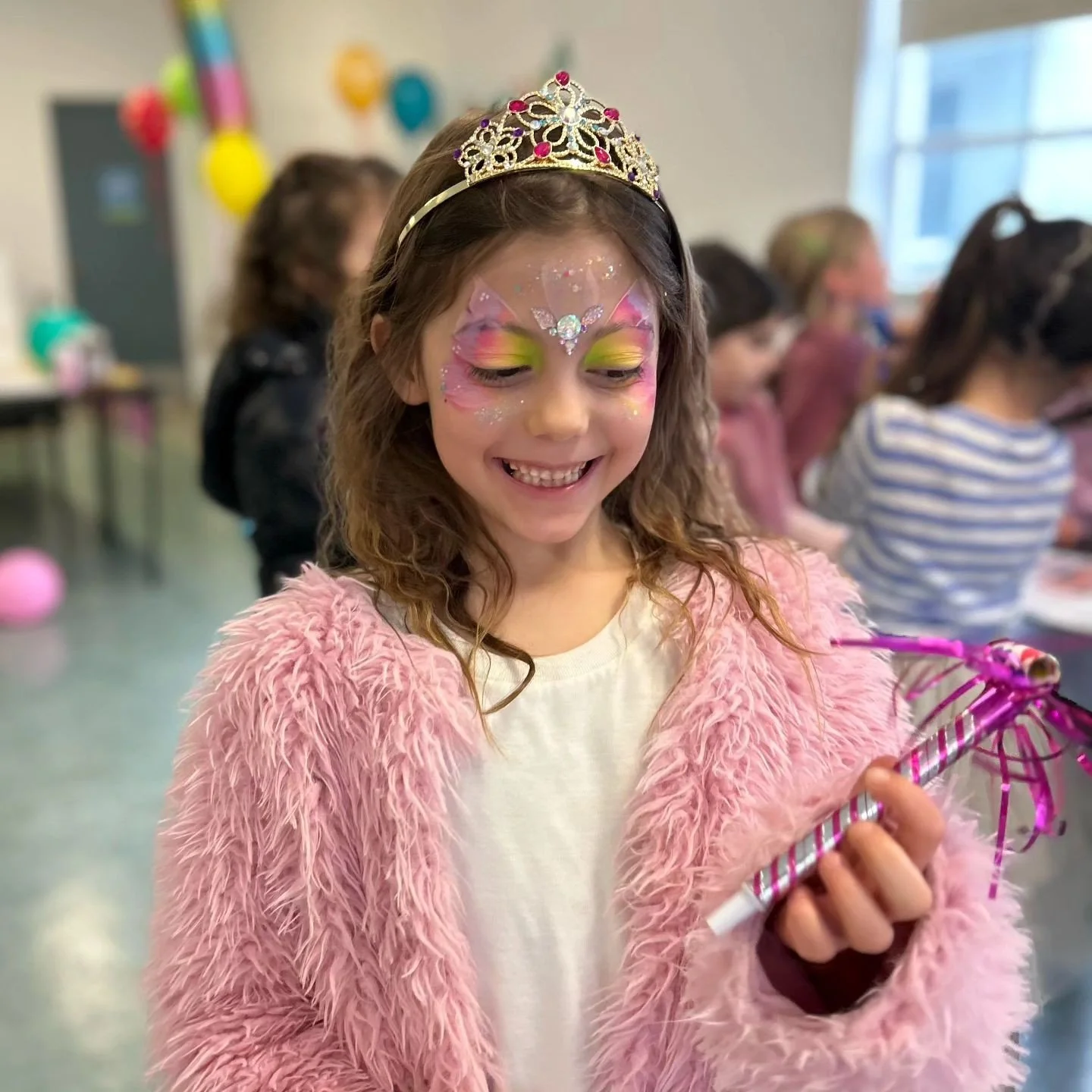 Magic &amp; Juggling, Face Painting and Balloon Twisting in Aldergrove