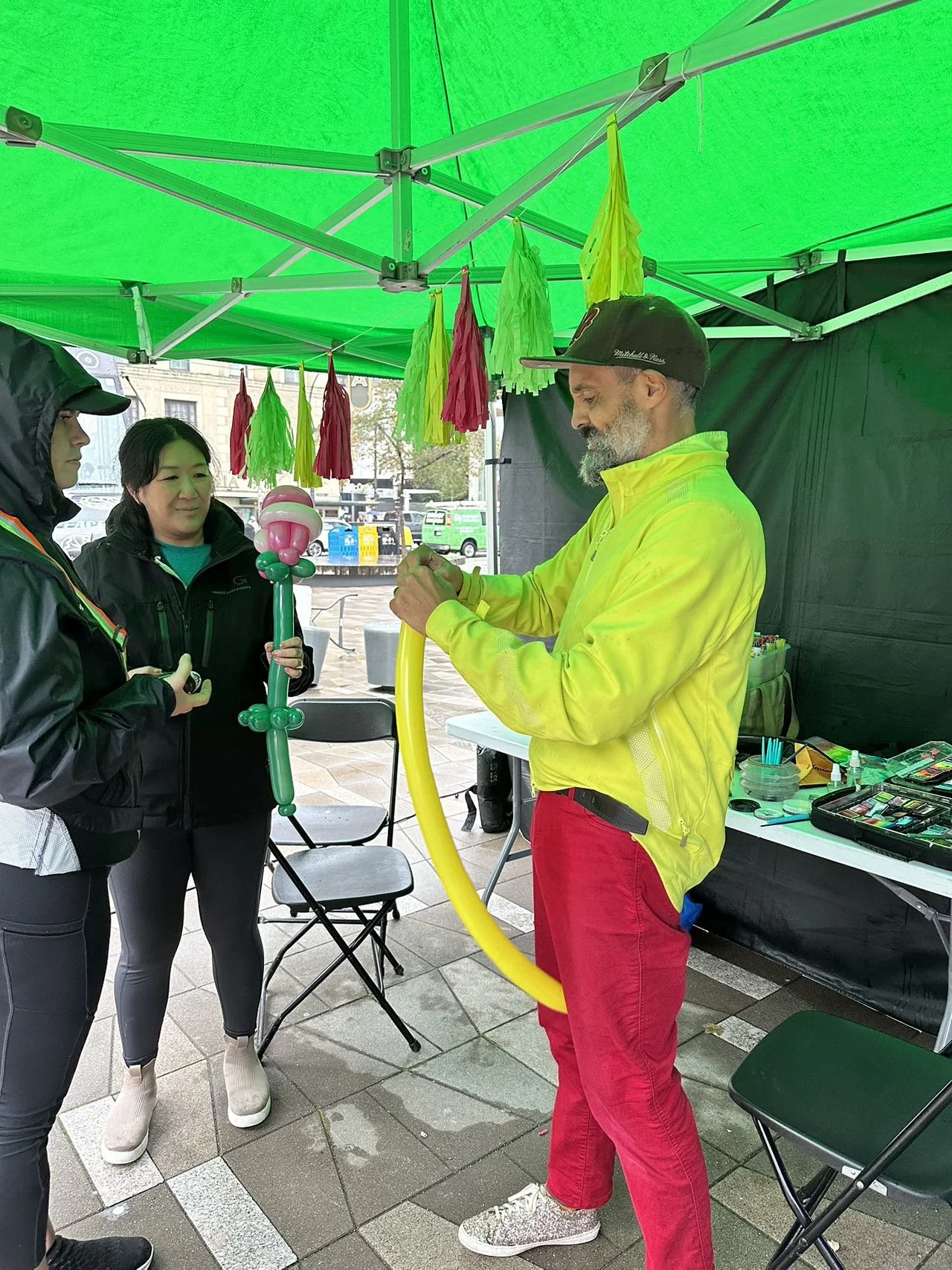 Balloon Twisting, Magic &amp; Juggling and Face Painting in Burnaby