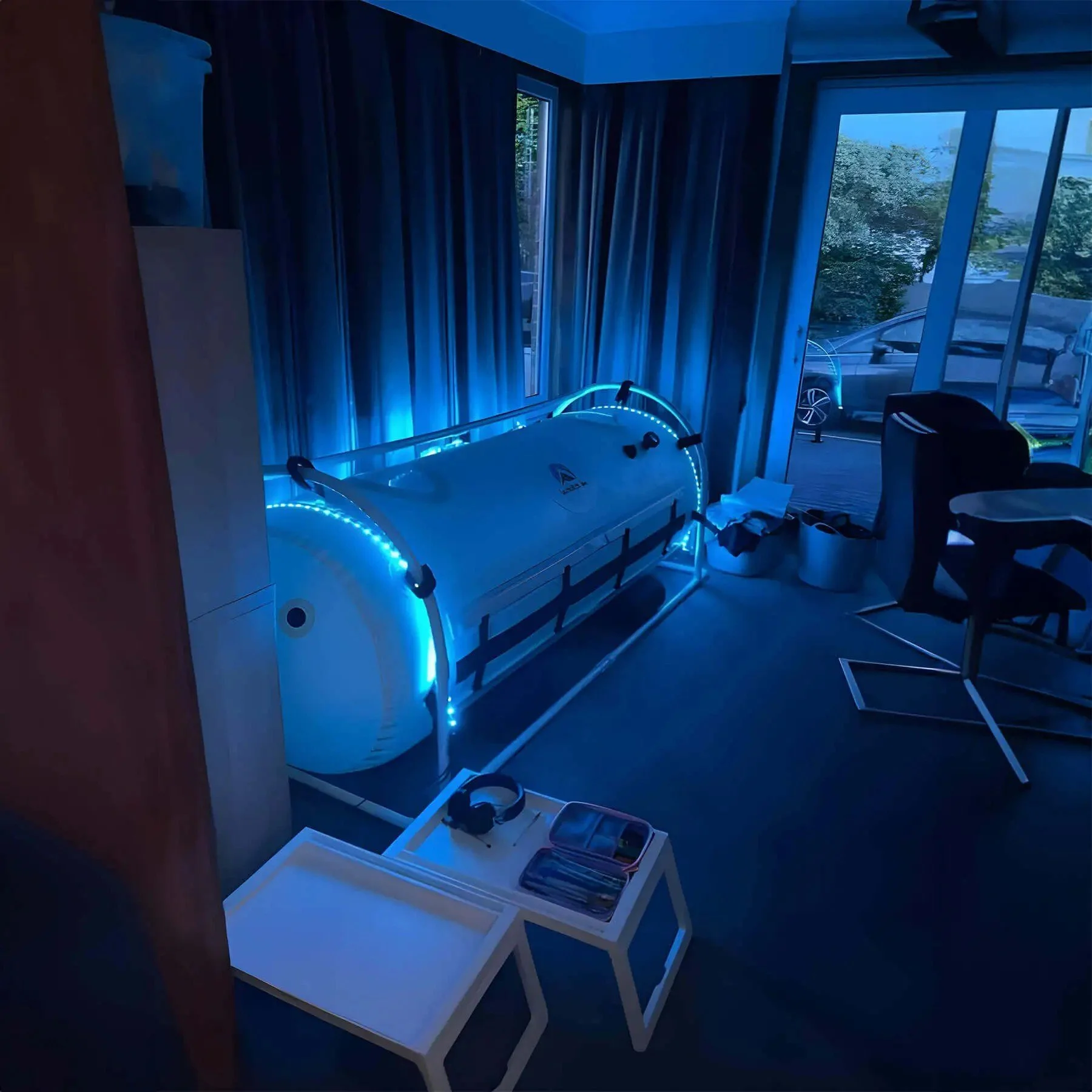 hyperbaric-chamber-blue-light.jpg