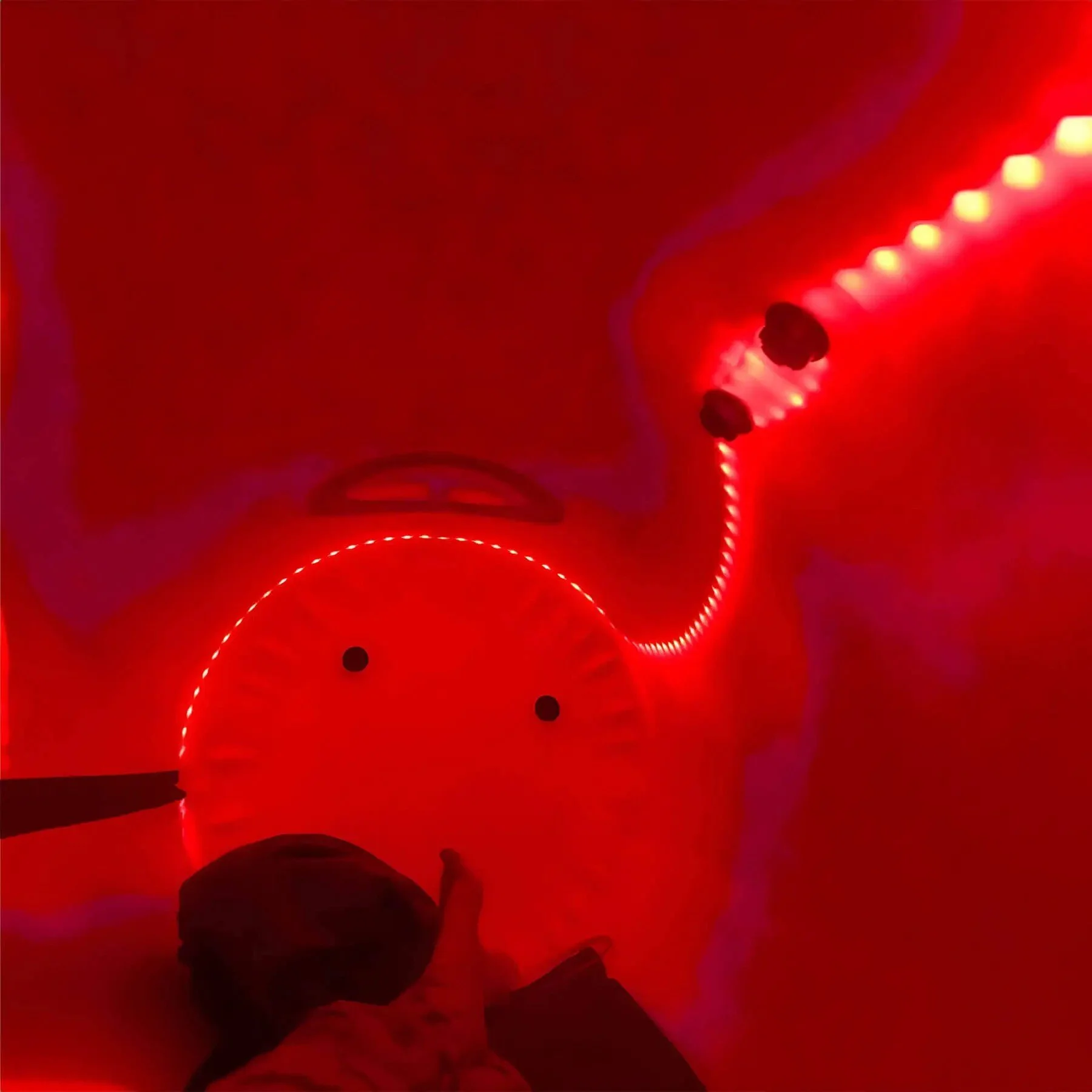 hyperbaric-chamber-red-light.jpg
