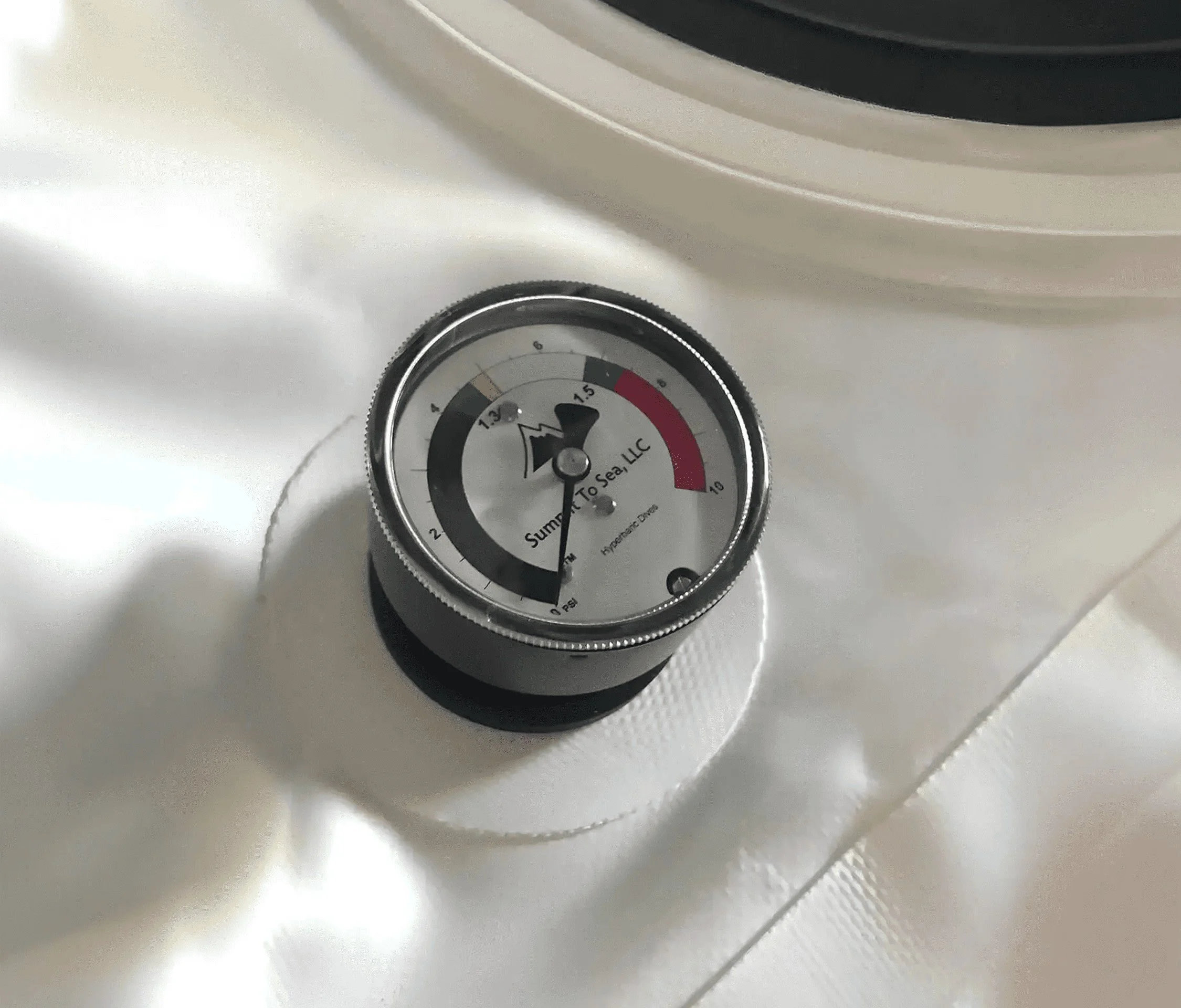 Summit-To-Sea-40-Grand-Dive-2250x1920_0002_Inside-Gauge.jpg