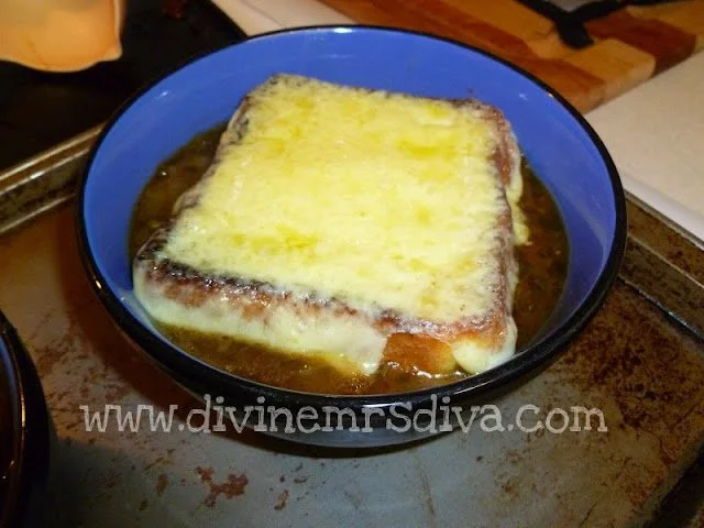 Diva In The Kitchen: Guinness and Onion Soup with Irish Cheddar Crouton