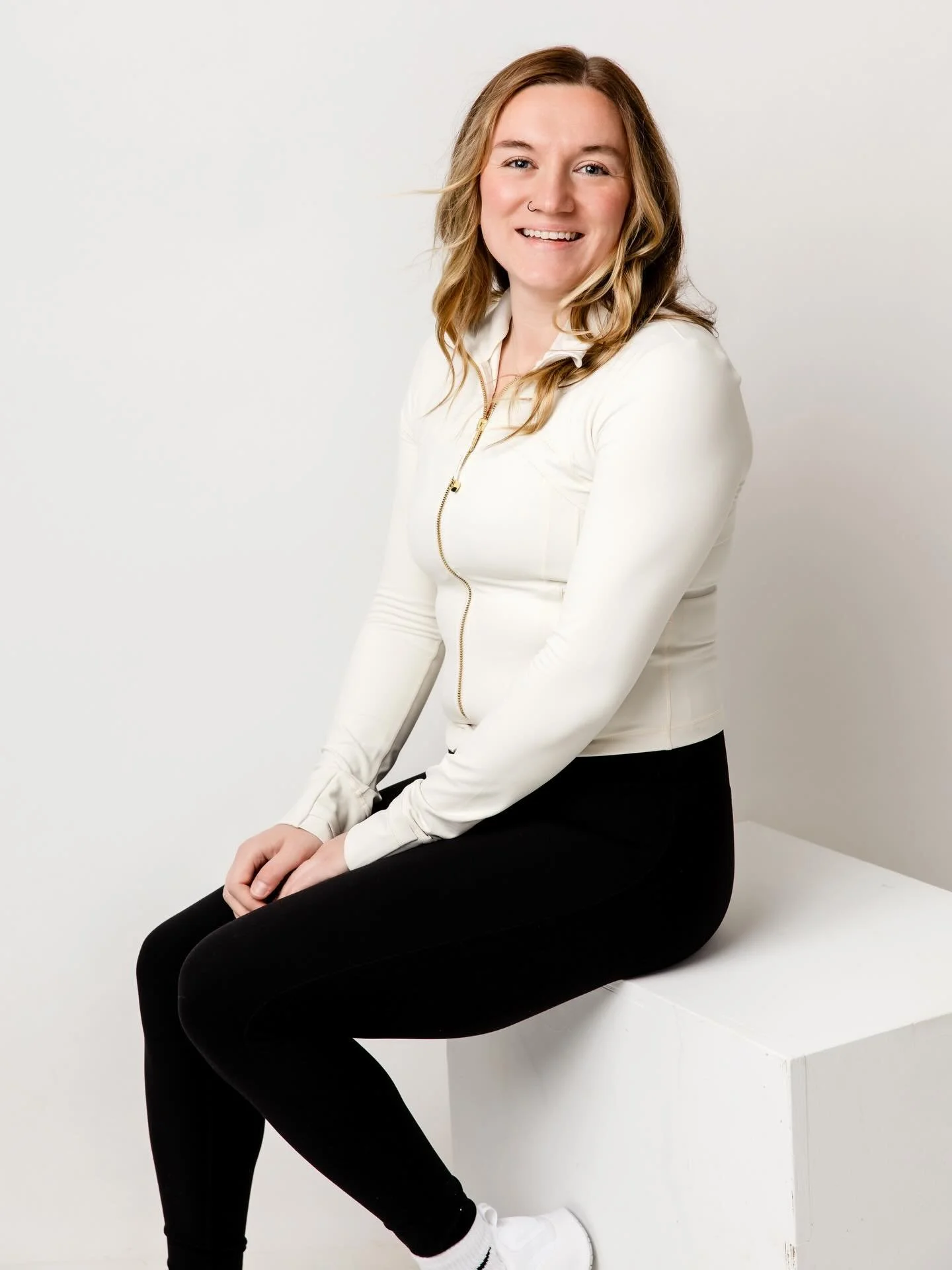 Hi, I&rsquo;m Alysa &mdash; Personal Trainer and founder of Fit &amp; Free Wellness 💜
My mission is simple:
To help women feel strong, confident, and capable in their bodies.

Whether you&rsquo;re rebuilding strength, learning proper form, or wantin