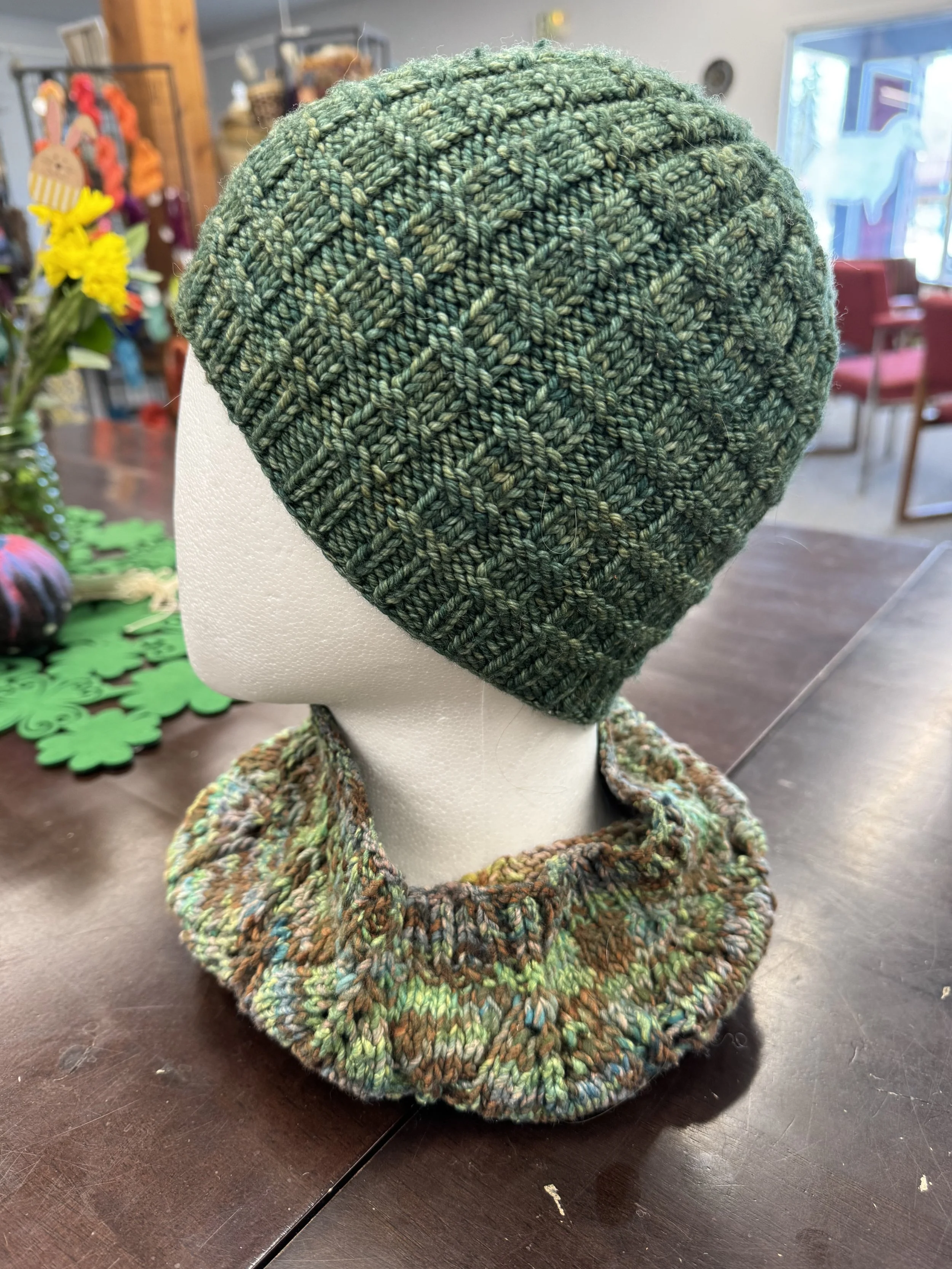 Knit Along: Knit in the Round (Free with Kit Purchase)