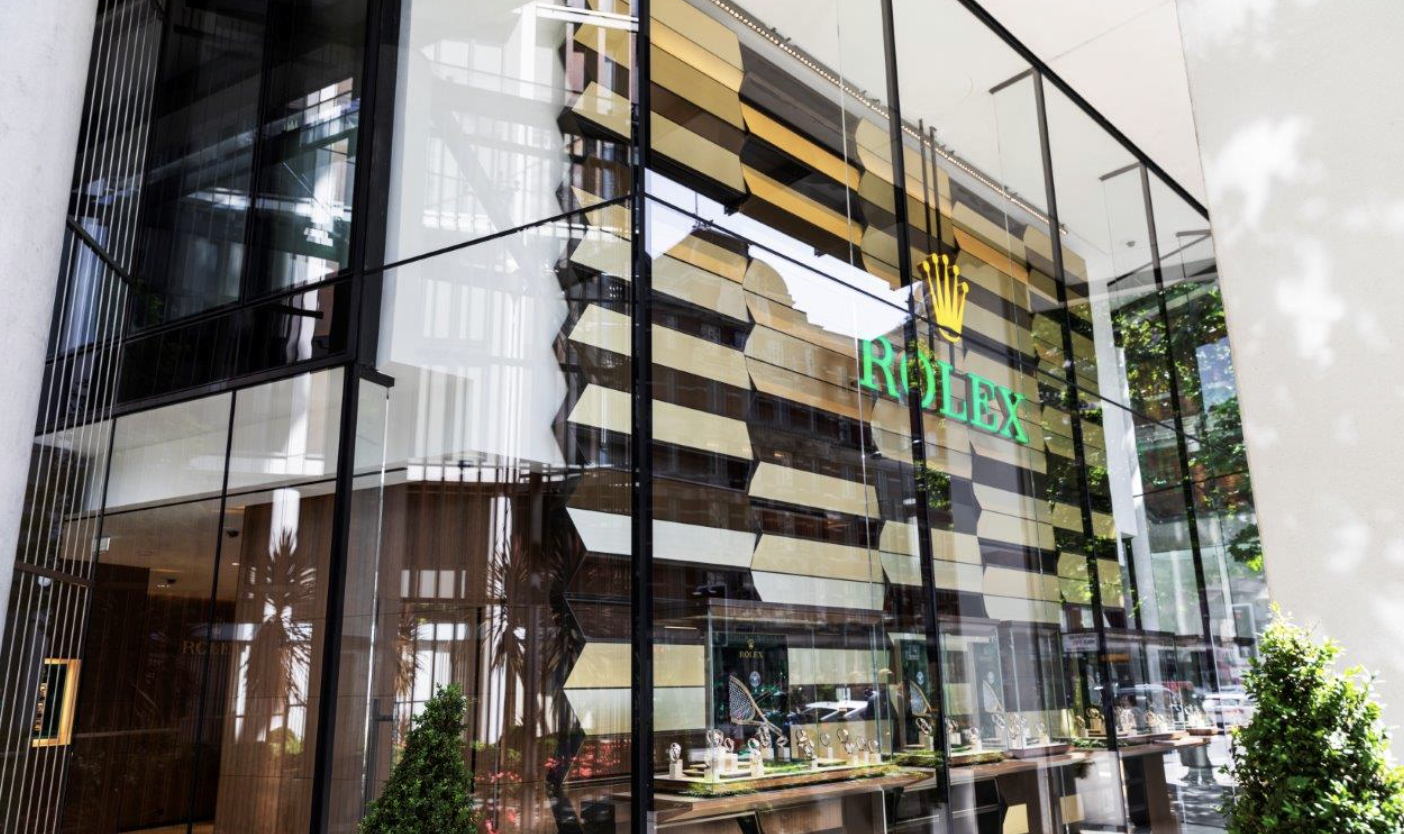 Machete-wielding robbers raid London Rolex shop