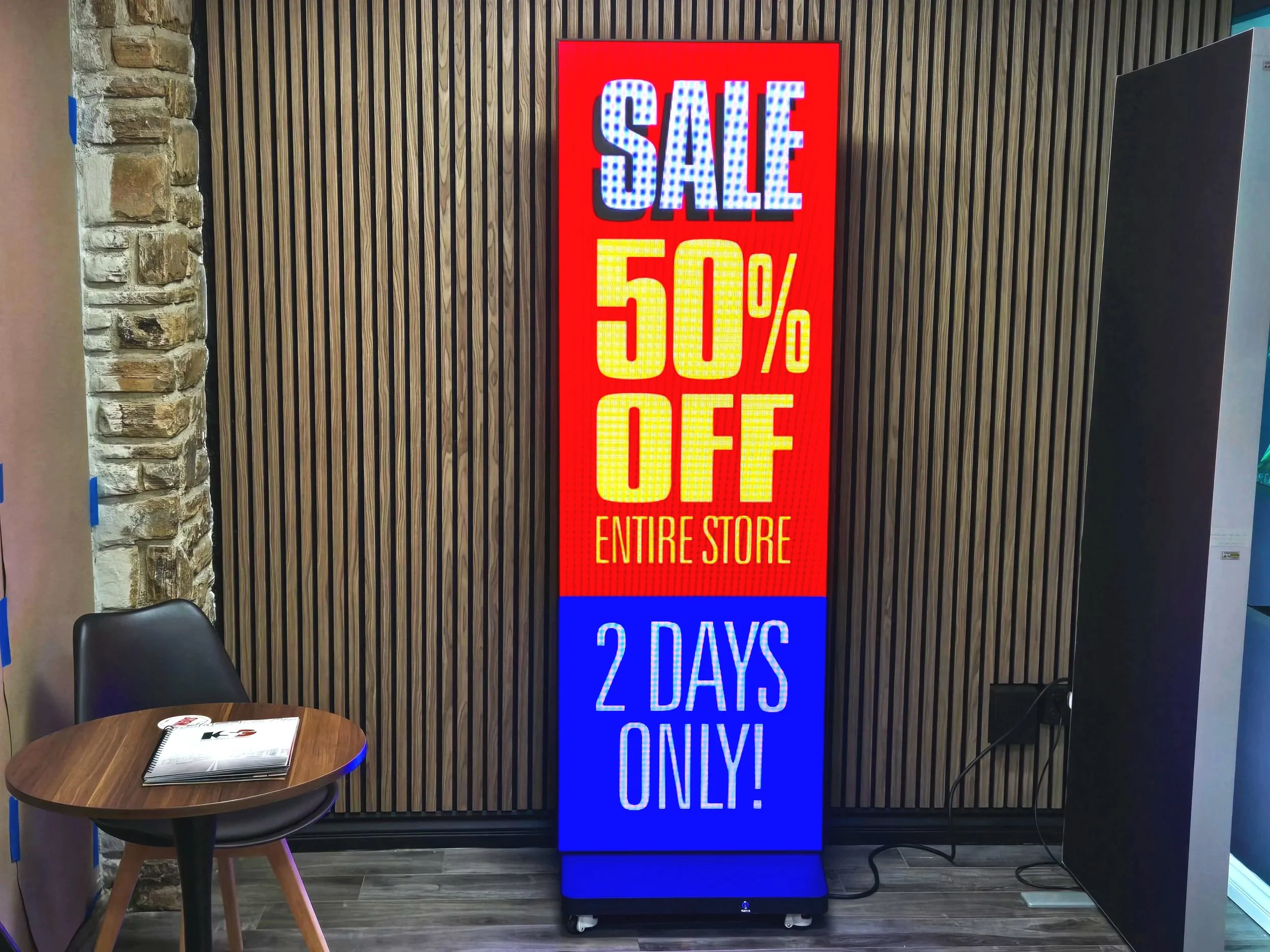 LED POSTER VIDEO DISPLAYS. 
Dynamic LED displays that attract attention and communicate your message with impact.