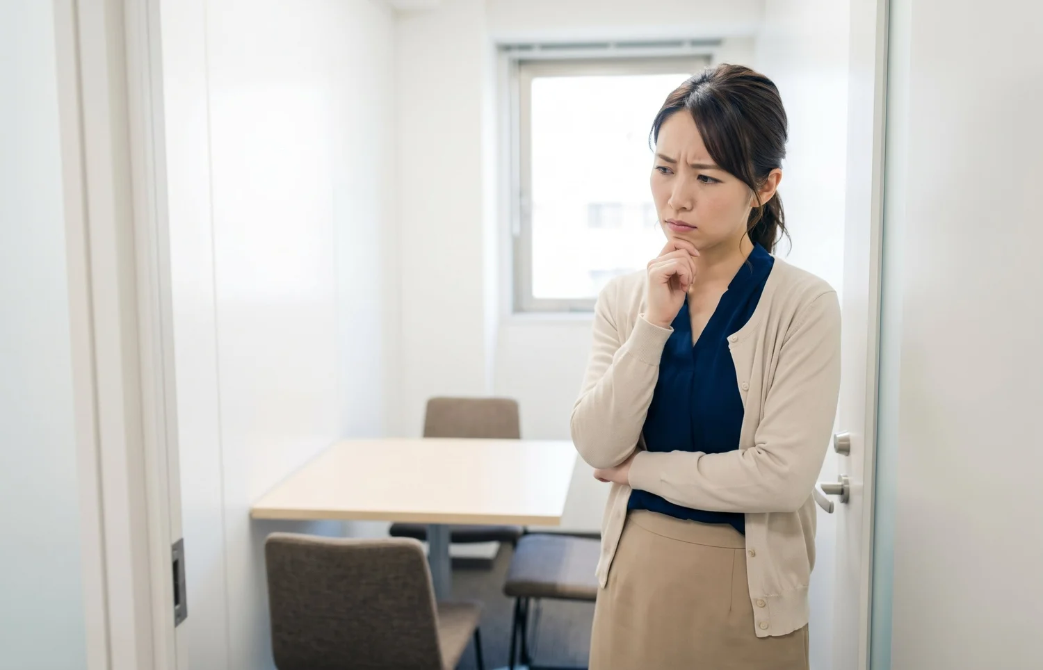 会議室で撮影できるか悩む企業の撮影ご担当者