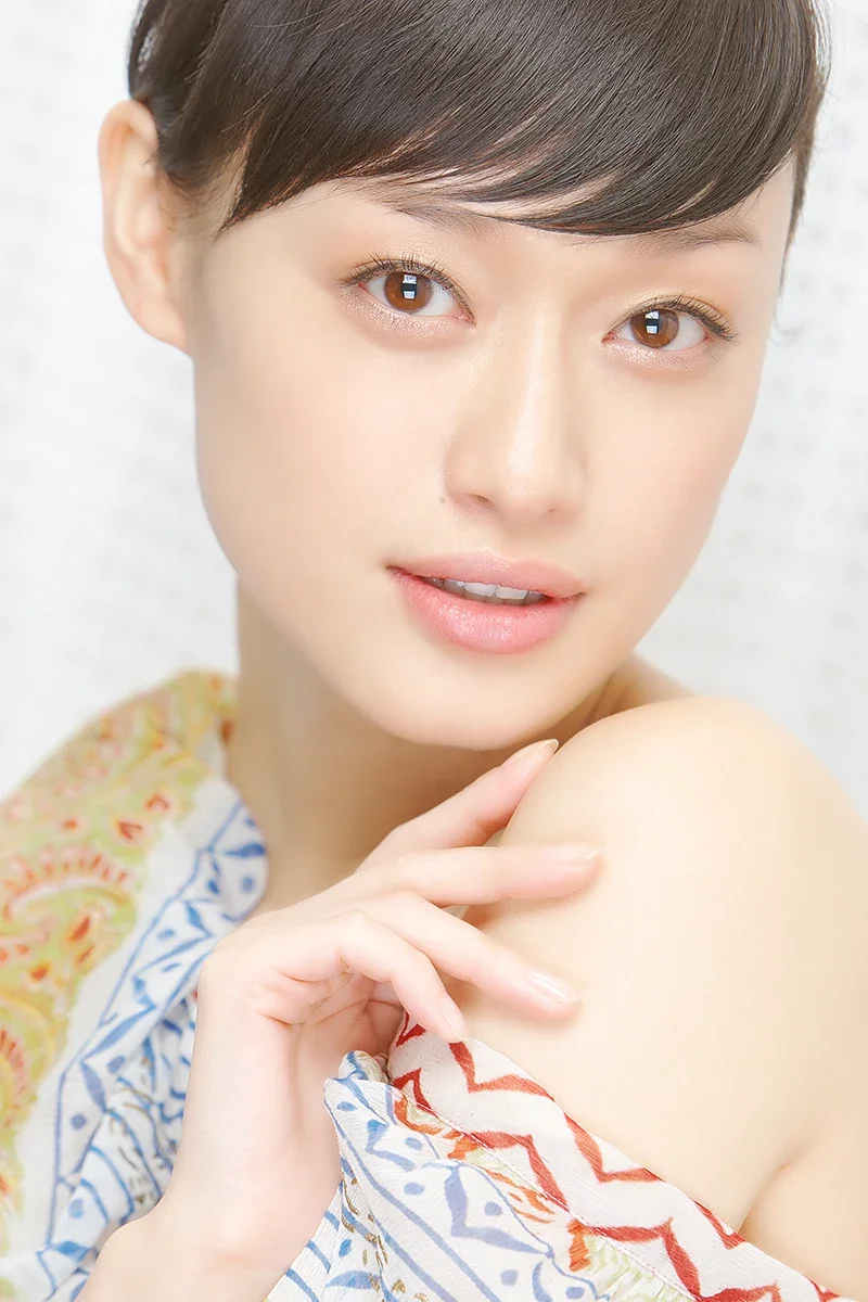 ビューティーモデル田中マヤさんの撮影。春をイメージしたビューティー写真。