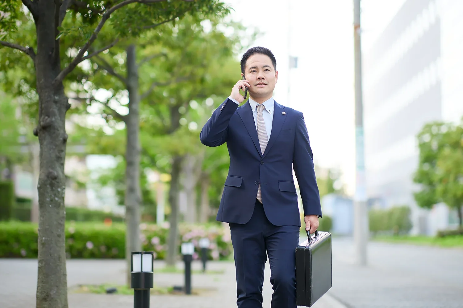 弁護士の広告・Webサイト用メインビジュアル撮影。訴求力を高めるプロフェッショナルなイメージフォト（江藤耕治 撮影）