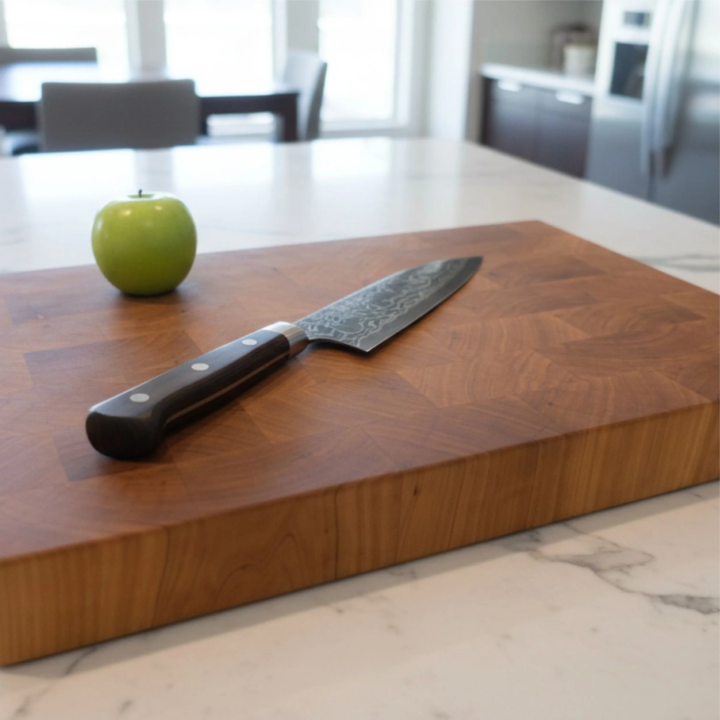 Minimalist Classic
Clean lines. Solid hardwood. Timeless utility.