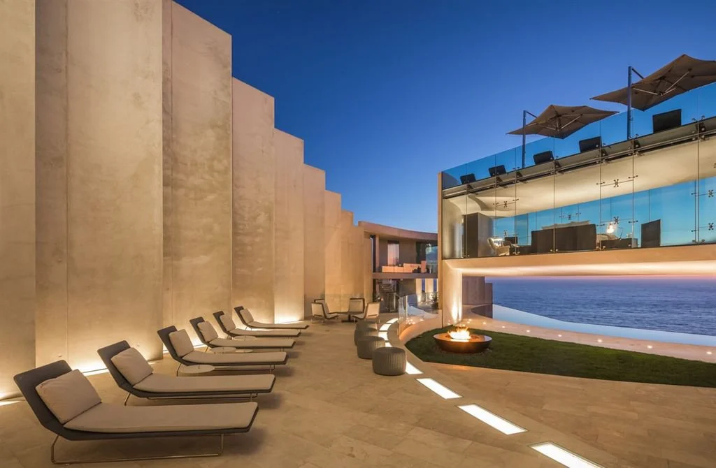 Razor House ??