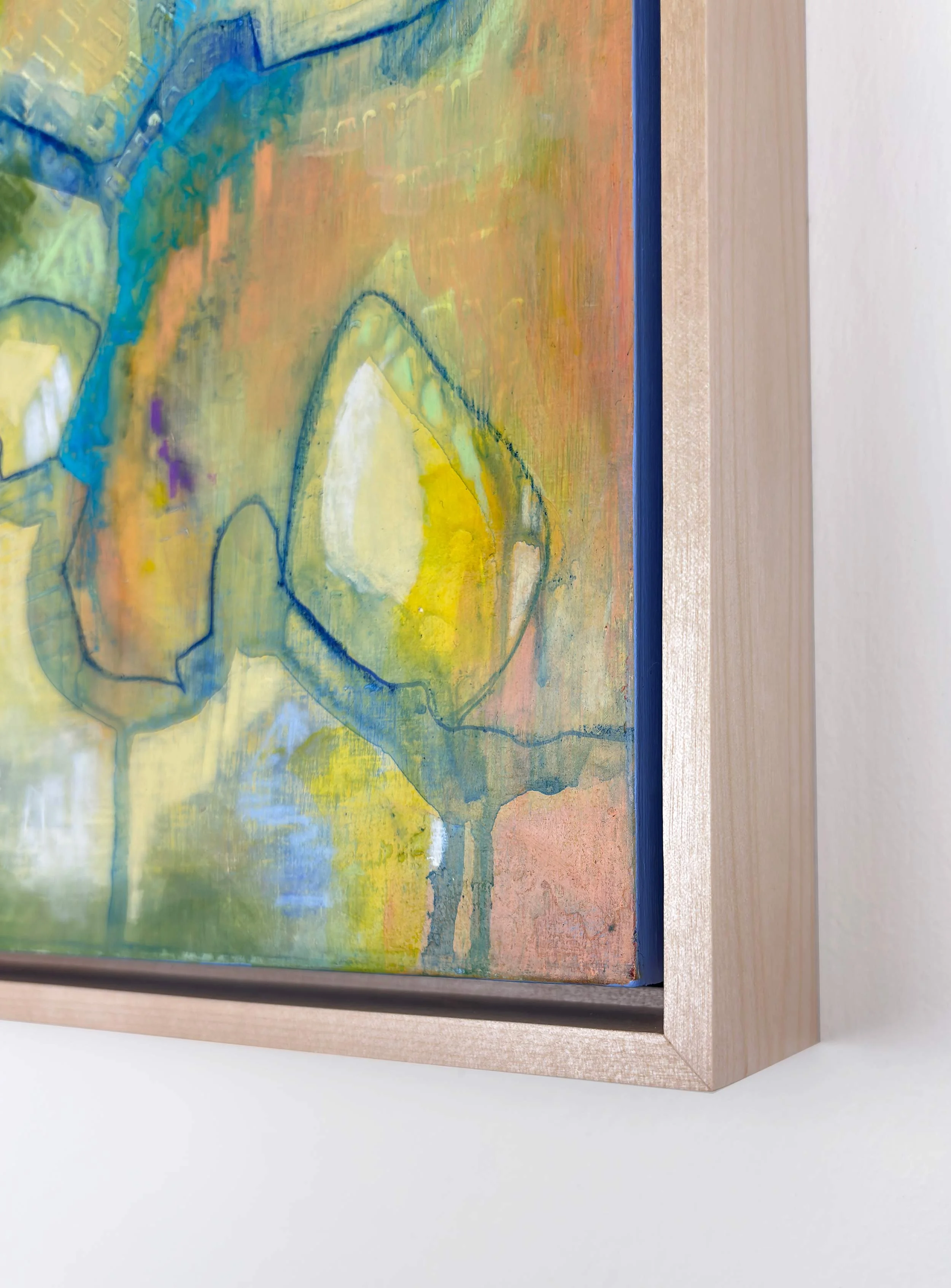 Framed corner detail of the abstract painting “Echoes of Light II” by Calie Durant, showing edge finish and frame craftsmanship.
