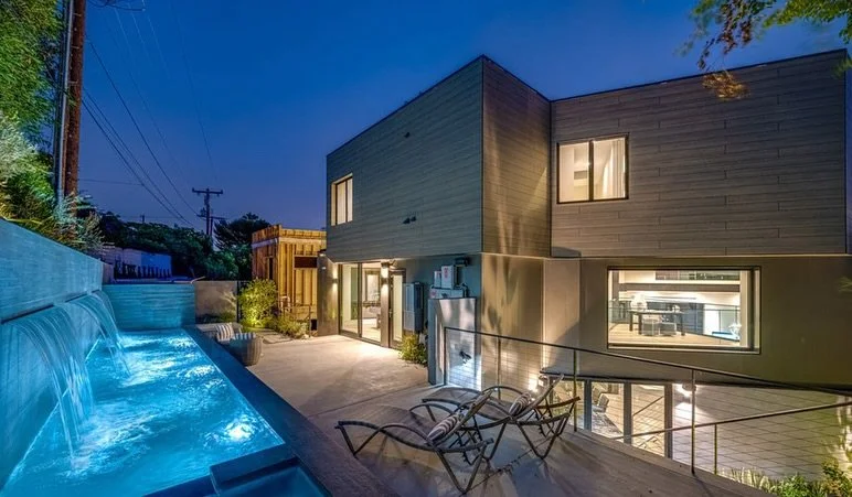 POV: What 1 year and 8 months of grinding can create! 🙌

#constructionlife #residentialconstruction #home #hardworkpaysoffs #housebuilder #santamonica