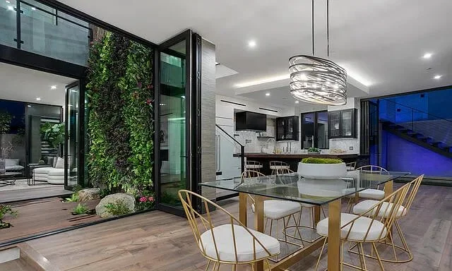 107-aw-builders-atrium-house.jpg