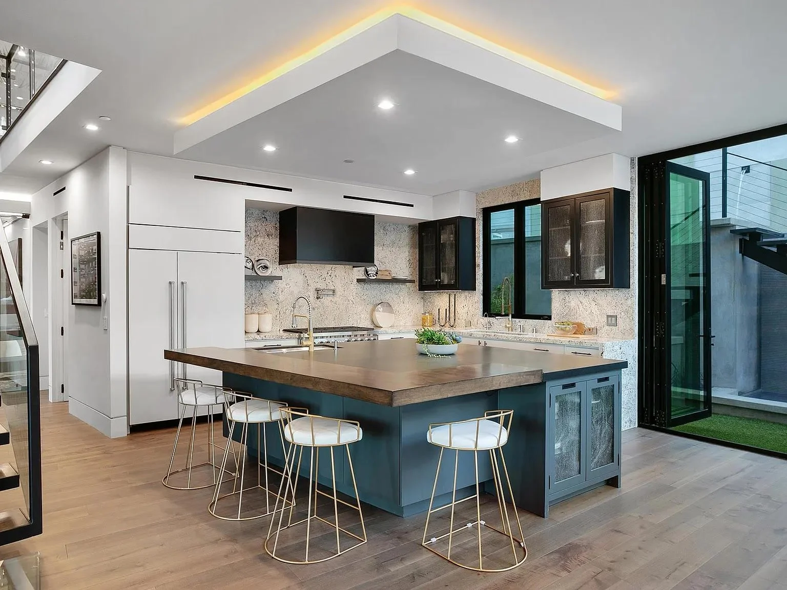 003-aw-builders-atrium-house.jpg