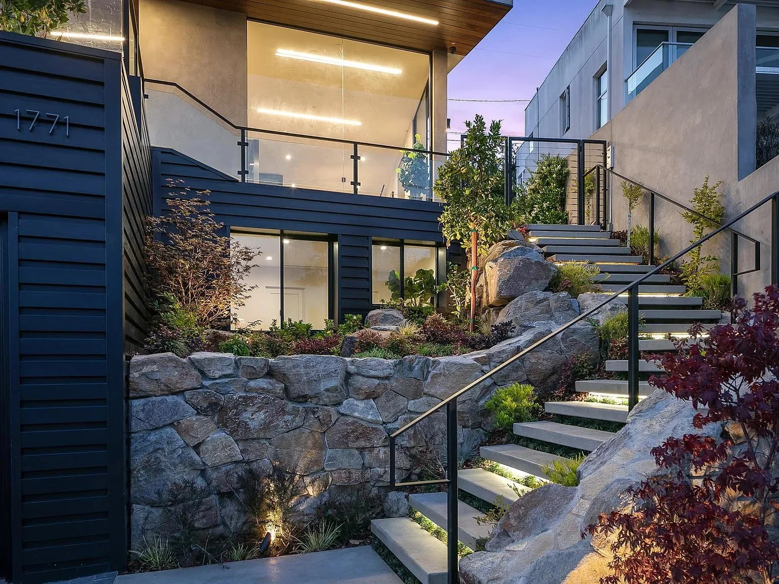 027-aw-builders-atrium-house.jpg