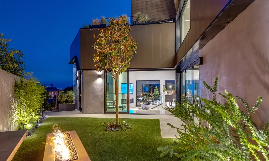 36-aw-builders-glass-house.jpg