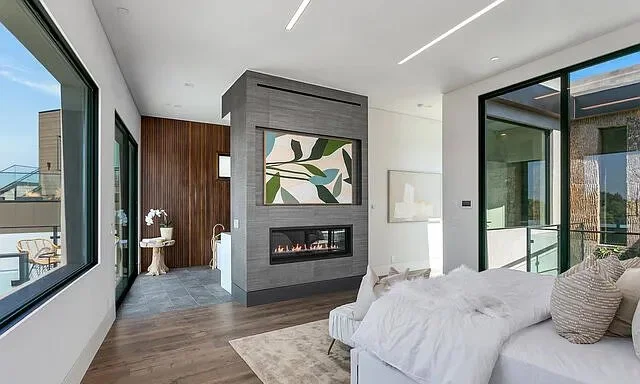 121-aw-builders-atrium-house.jpg