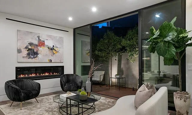 114-aw-builders-atrium-house.jpg