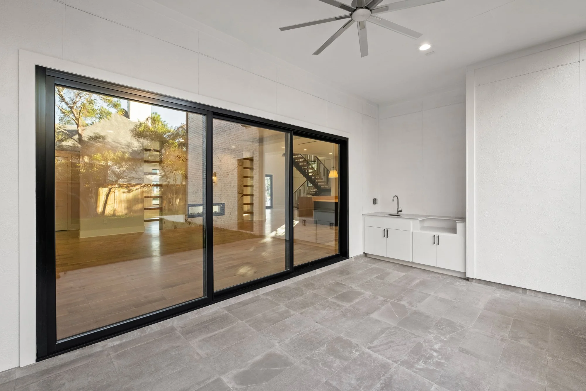 Everlasting_Homes_Building_Group_Exterior_Patio_Dining_Room_VIndon12626_25-REV.jpg