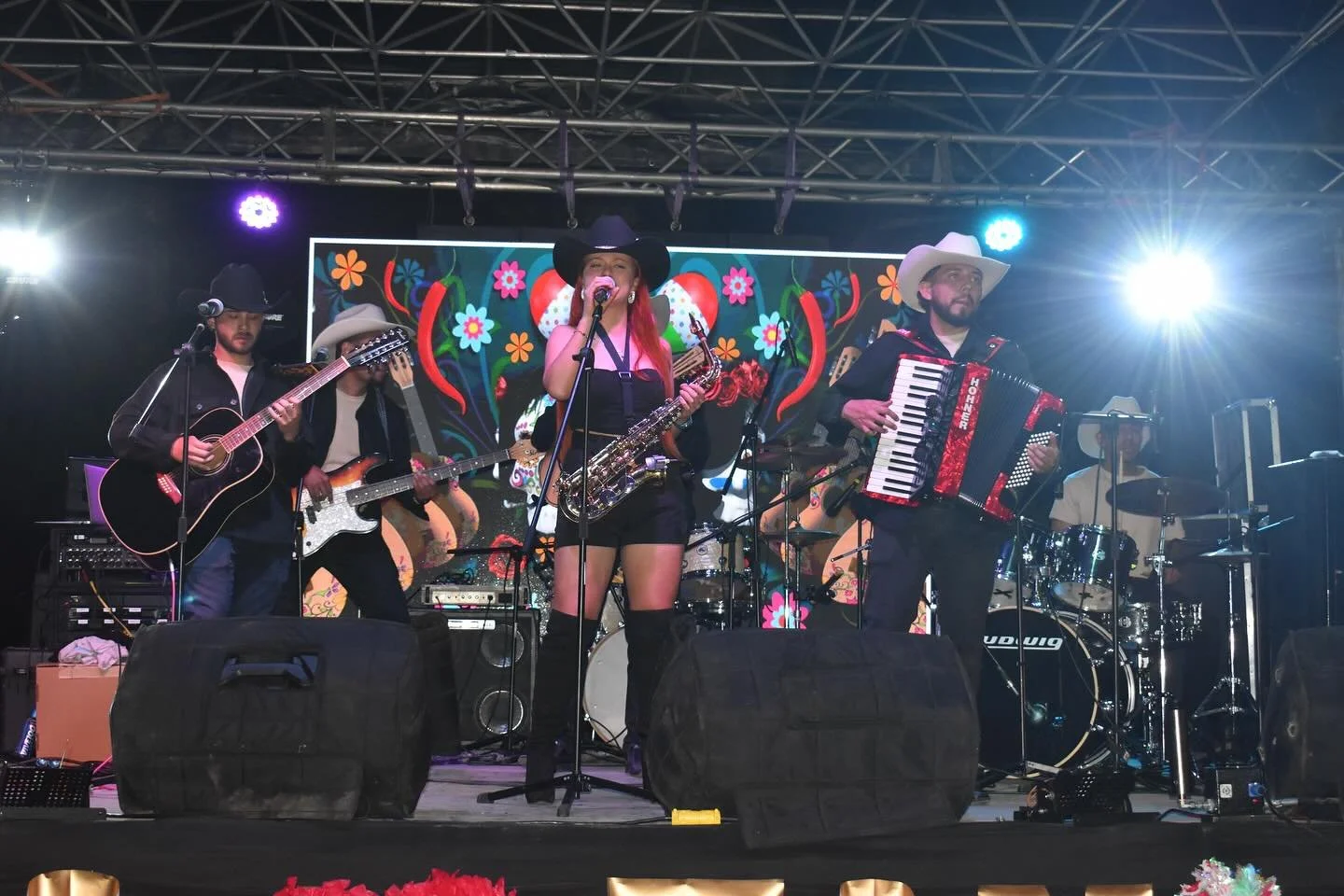 TONA, SANTANDER 2025! 📸 @_unamuchacha
.
.
.
.
.
#musicanorte&ntilde;as #musicamexicana❤️