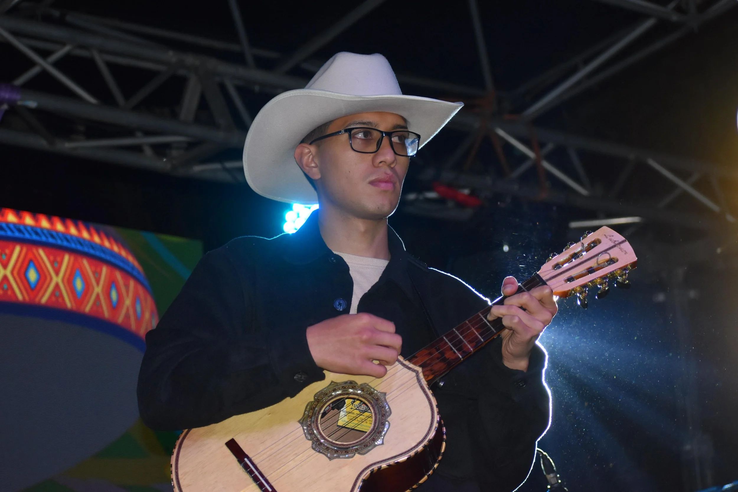 Edgar Andrés Pabón Meza, Vihuelista de Grupo Supremacía