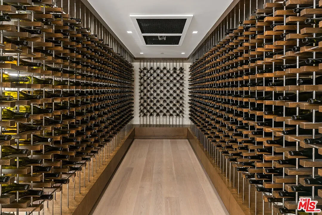 b55238e808f2bef13c4e89528b01a92b-uncropped_scaled_within_1344_1008 (1).webp