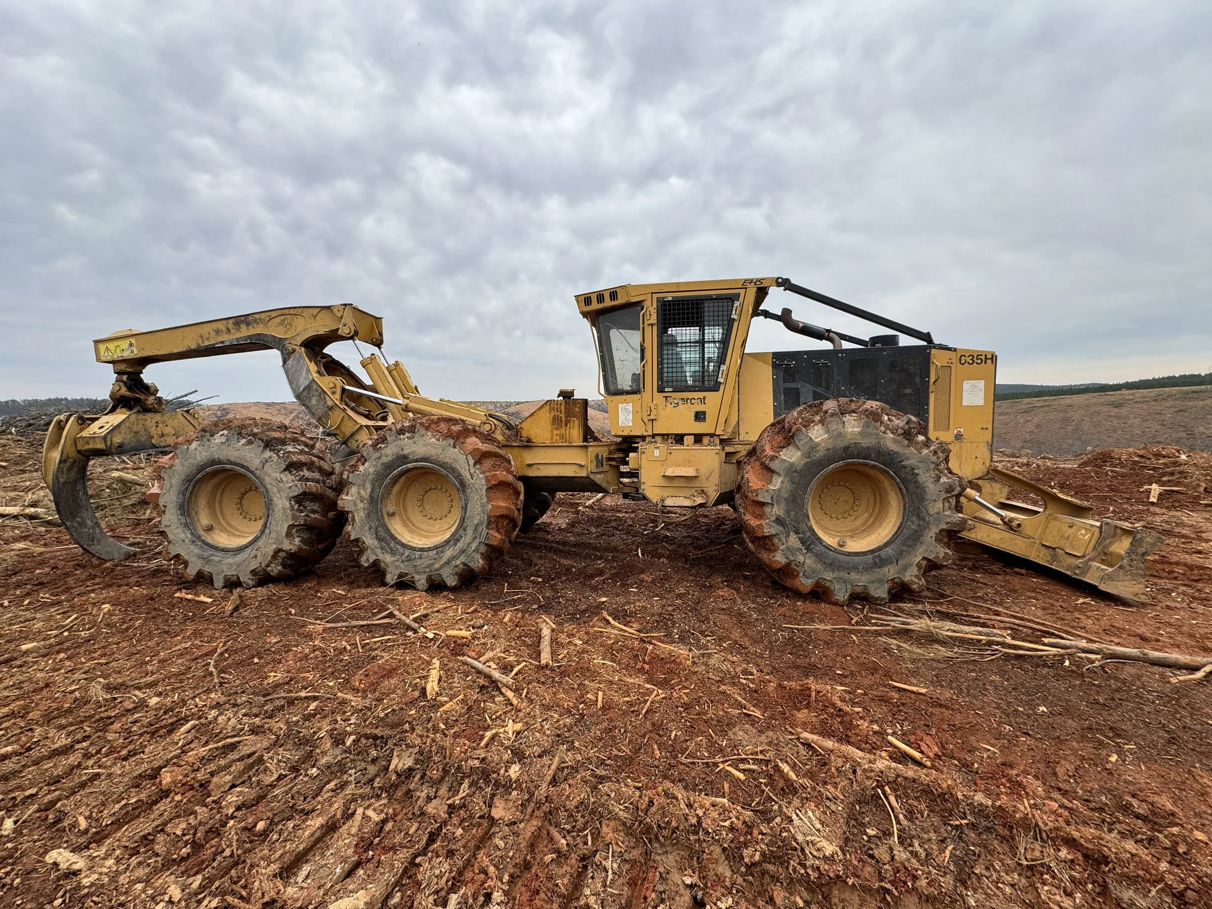 Tigercat 635H Bogey Grapple Skidder