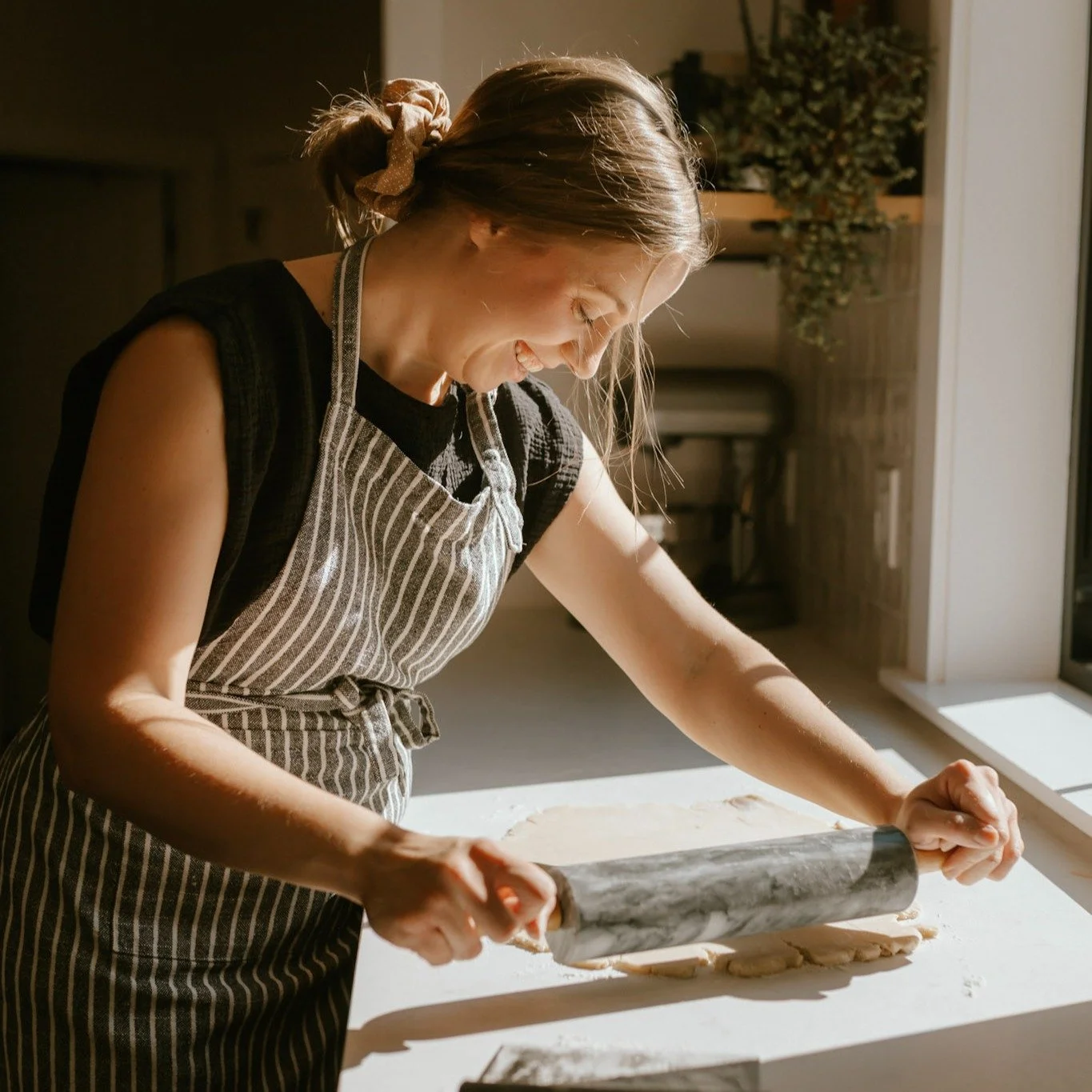 Hi there! I&rsquo;m Joni and I wanted to finally introduce myself. If you know me, you know I&rsquo;d rather have 8 hours of dental work than put myself out there on the internet 🫣 but I really believe everyone deserves to see the baker (and workspa