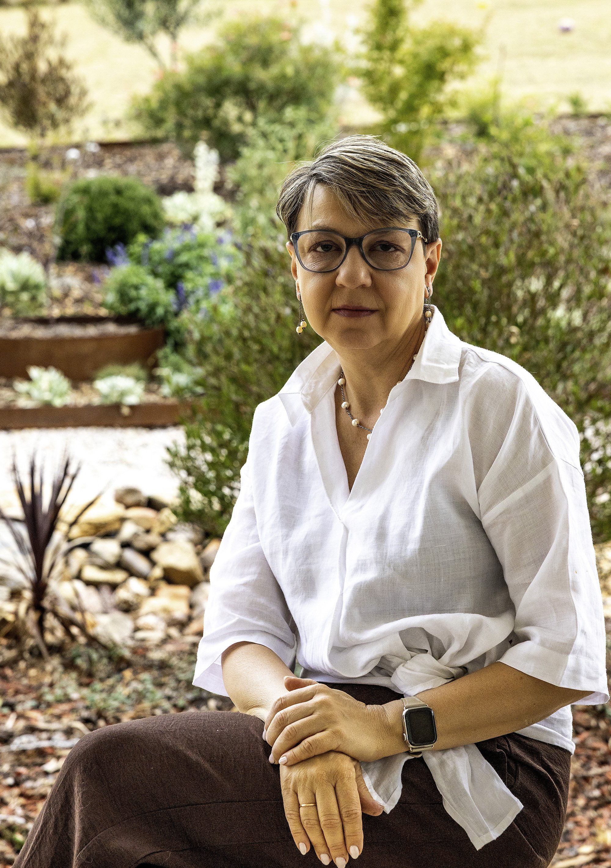 Sydney pet photographer Jana specialising in relaxed, natural dog and cat portraits