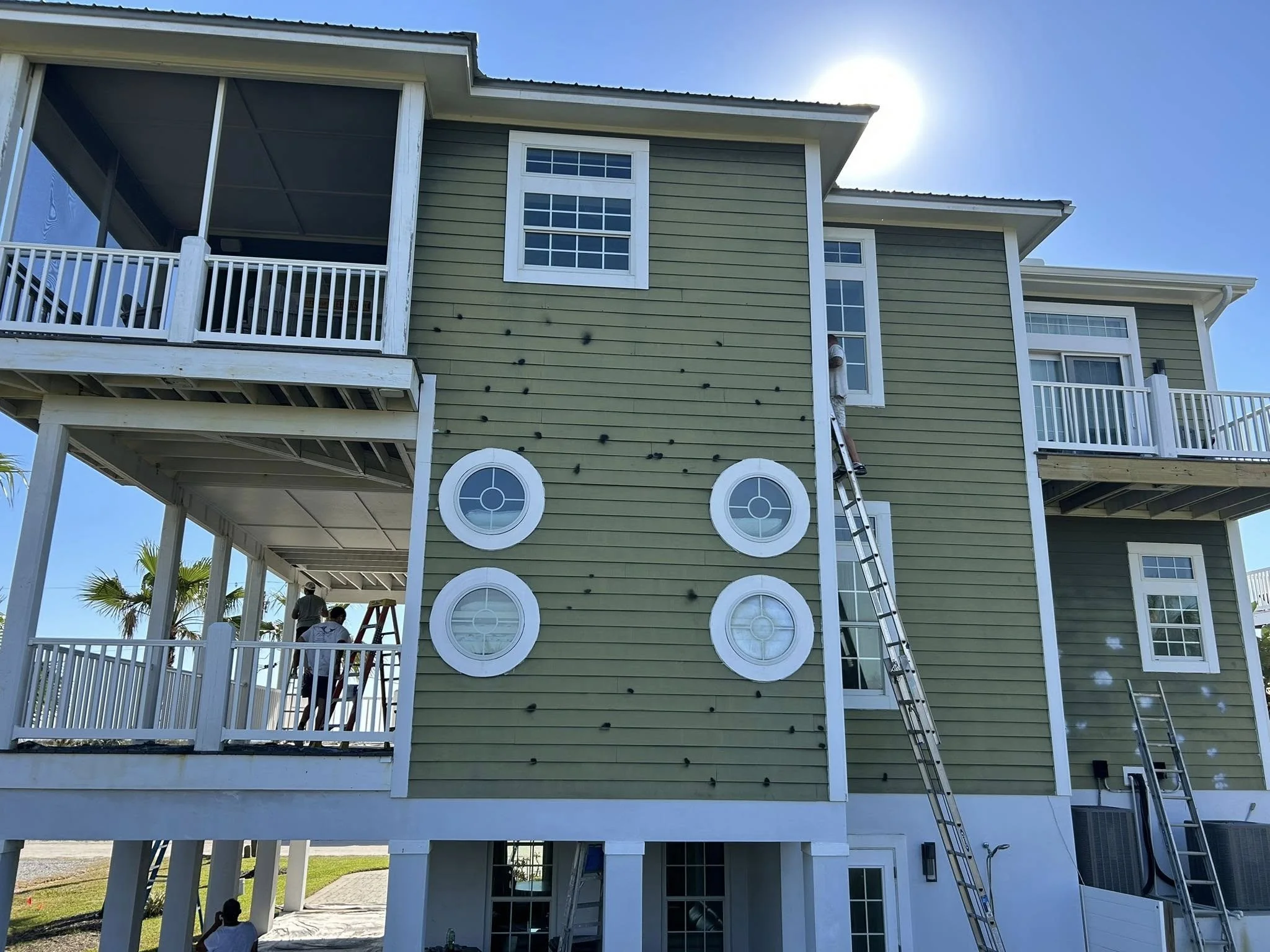painting-with-fins_palm-coast-fl_exterior-painting_488057977_1160167609233344_3566757367917238645_n.jpg