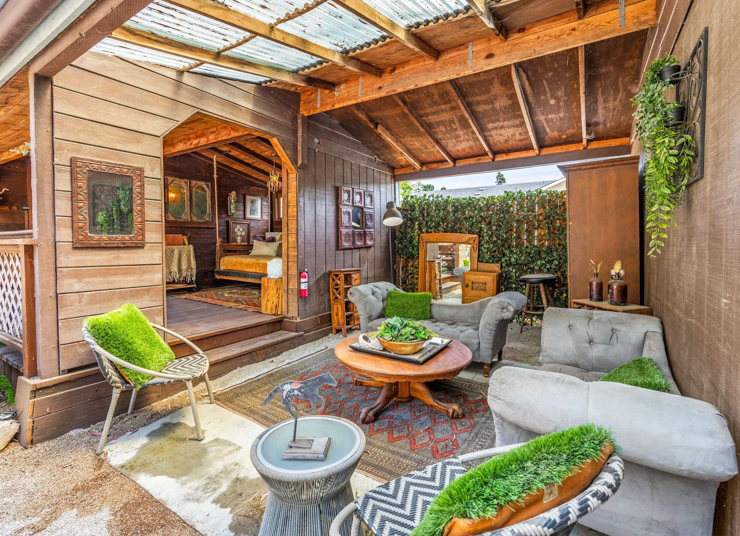 233 St Joseph Web-16-min.jpg