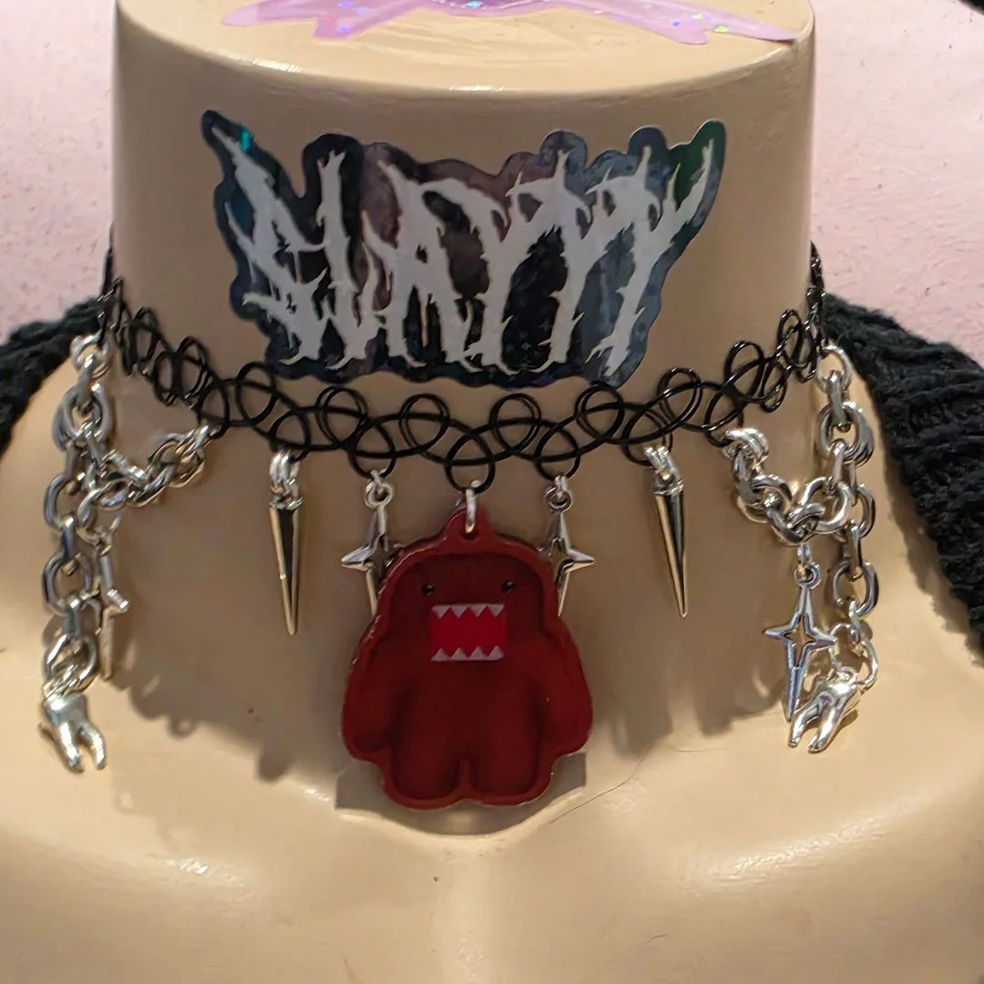 DOMO IN CHAINS | Stretchy Choker
