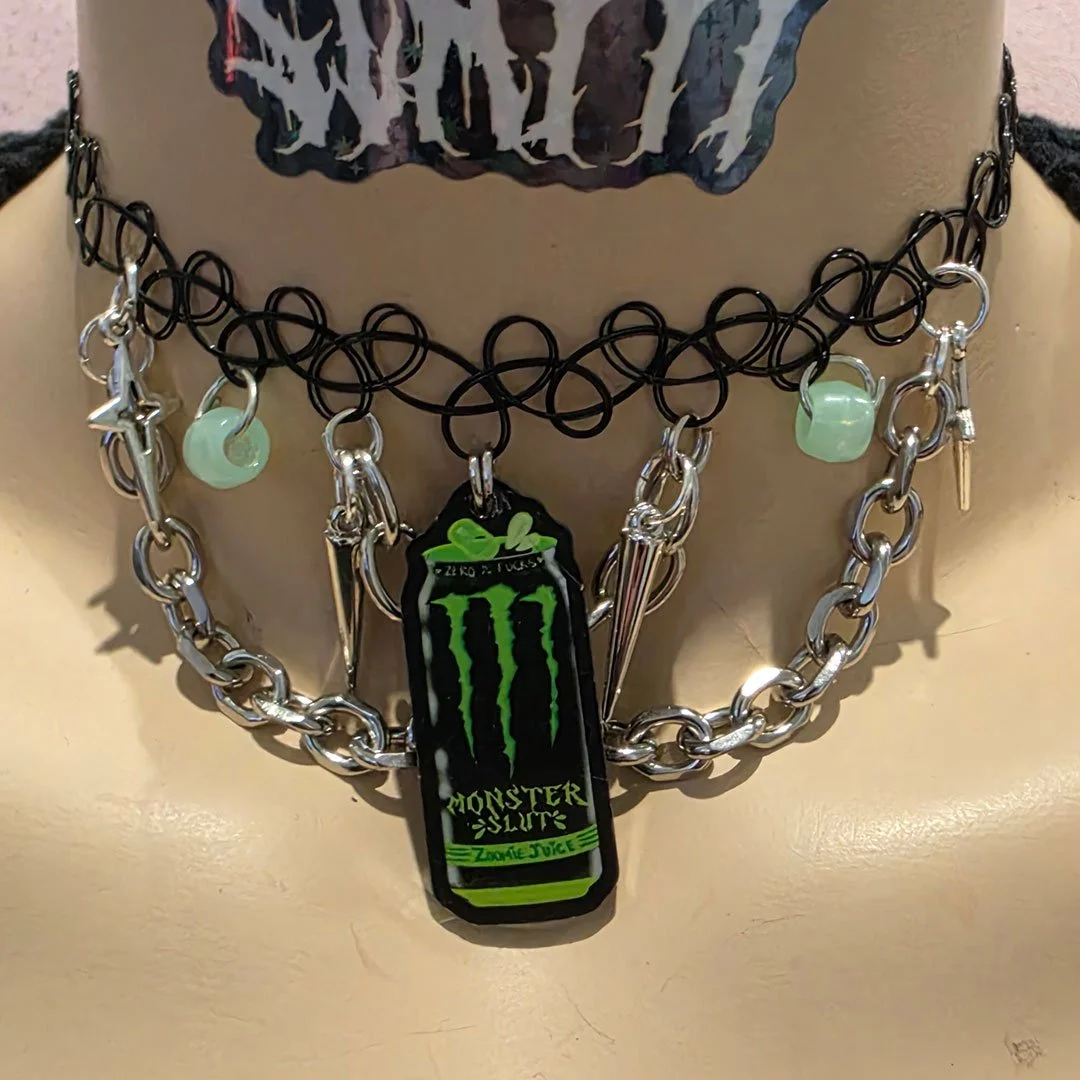 CHOKERS-GREEN-HALLOWEDHALLS.jpg