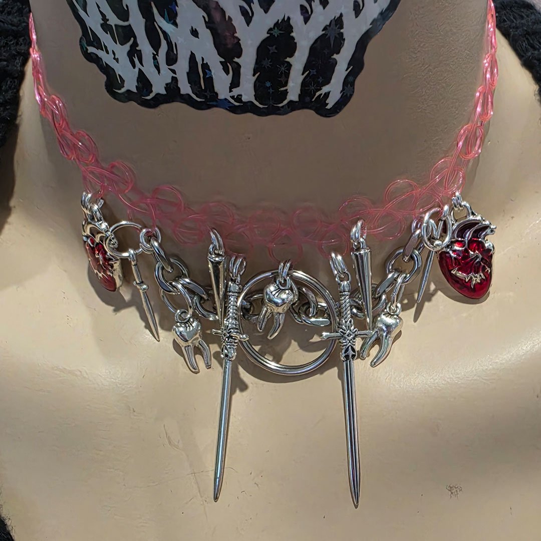 HEART UPON THY SWORD | Stretchy Choker