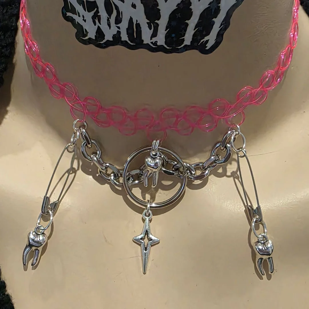 CHOKER-PINK-SAFETYPINK.jpg