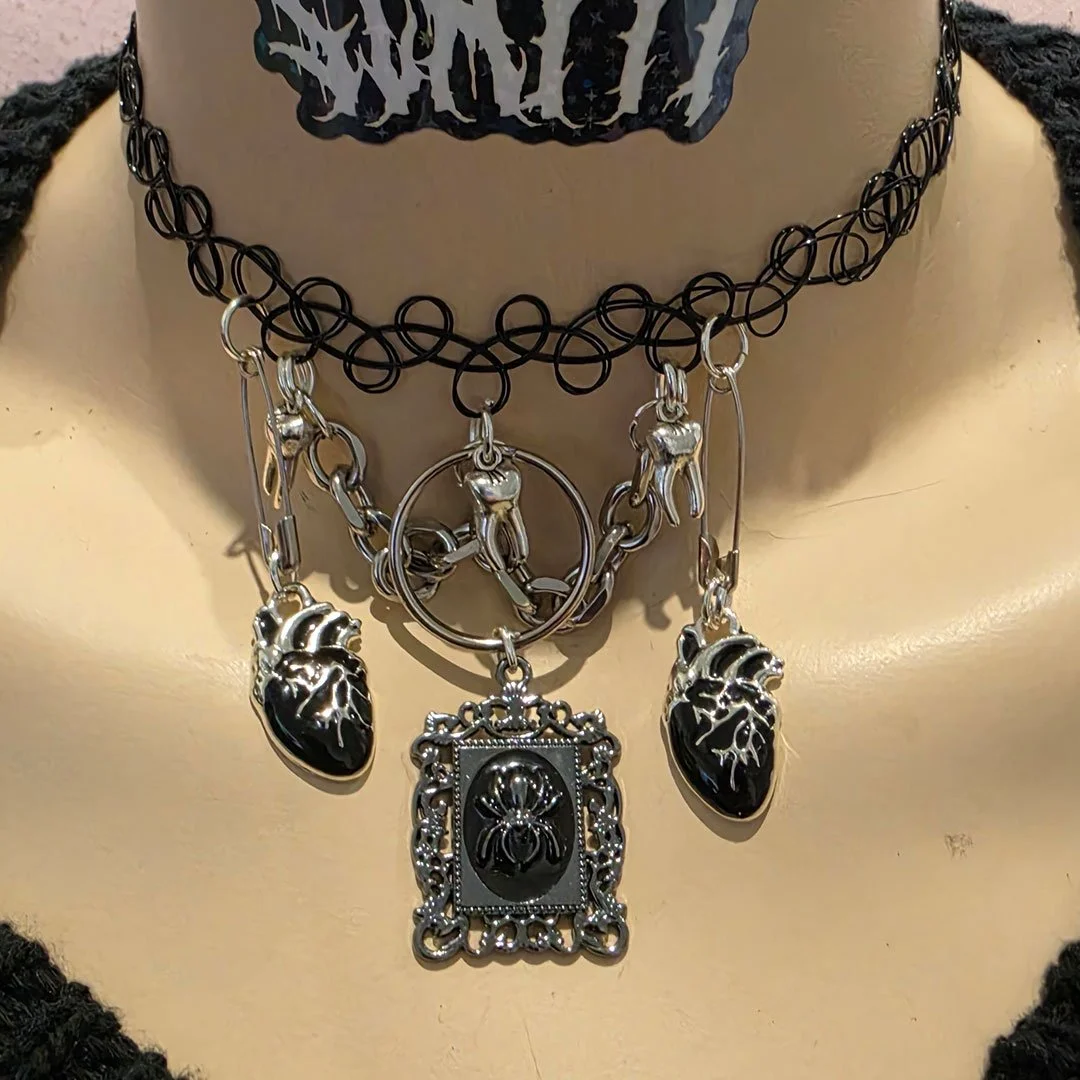 BLACK DAHLIA | Stretchy Choker
