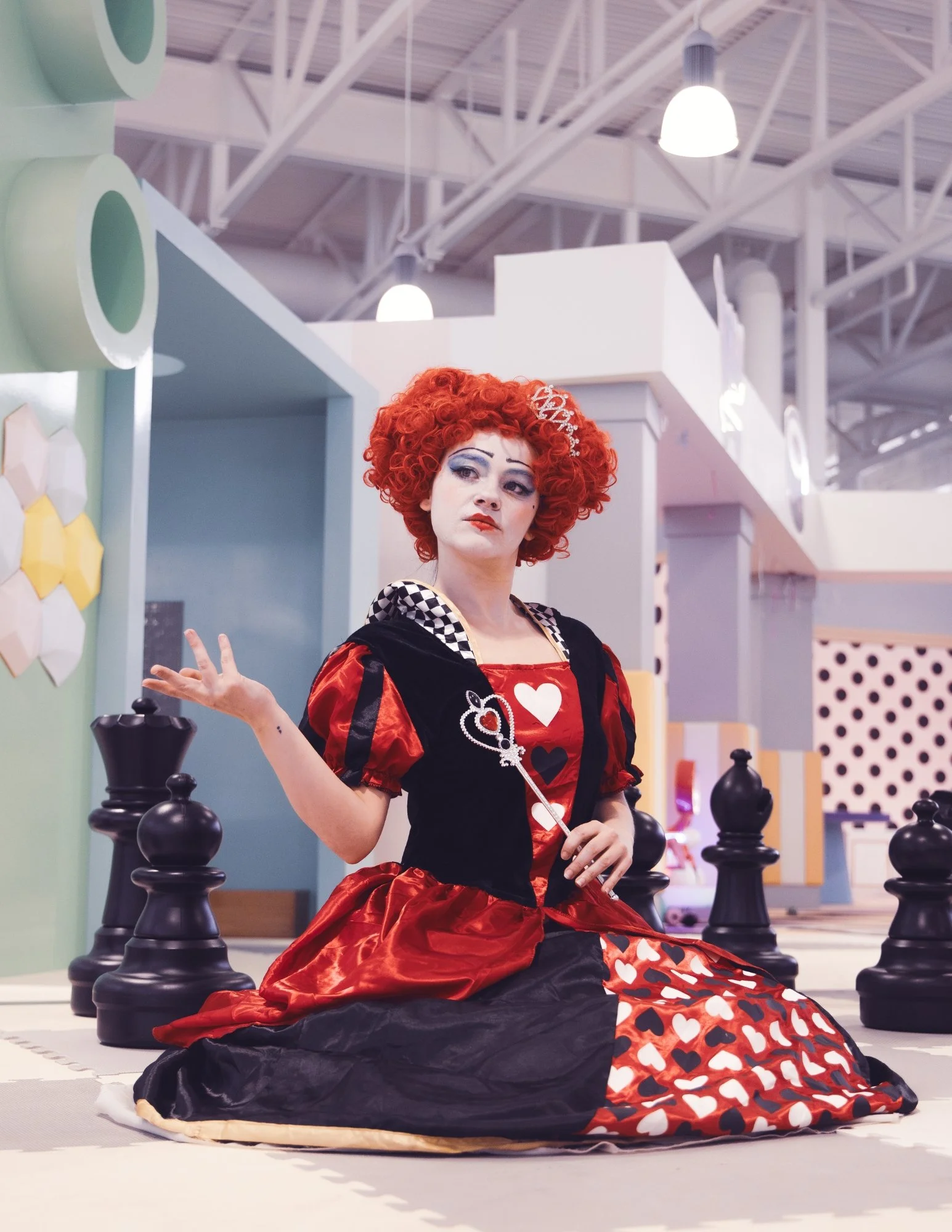 queen of hearts Alice in Wonderland